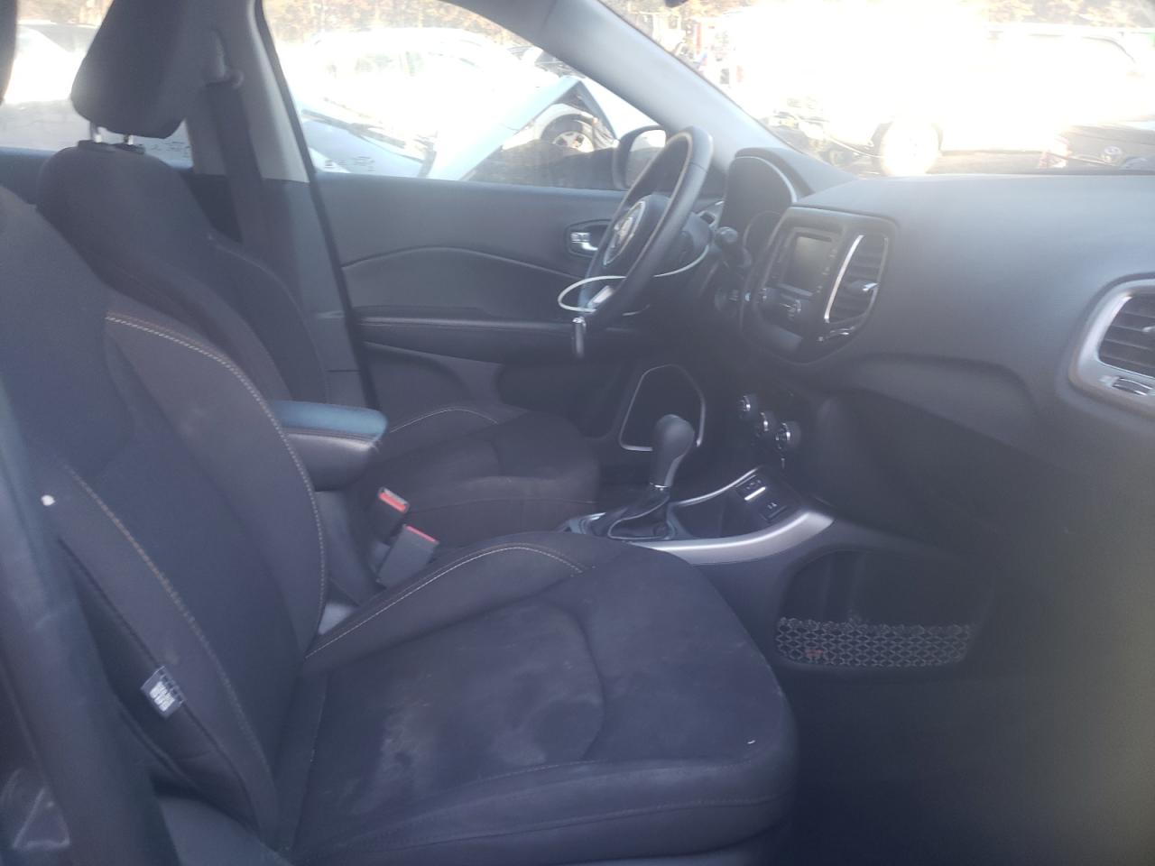 Photo 5 from auction – 2018 JEEP COMPASS SP with VIN 3C4NJCAB2JT226291