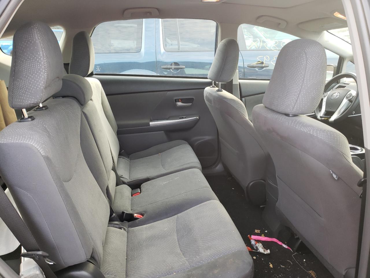 Photo 6 from auction – 2014 TOYOTA PRIUS V with VIN JTDZN3EU7EJ006126