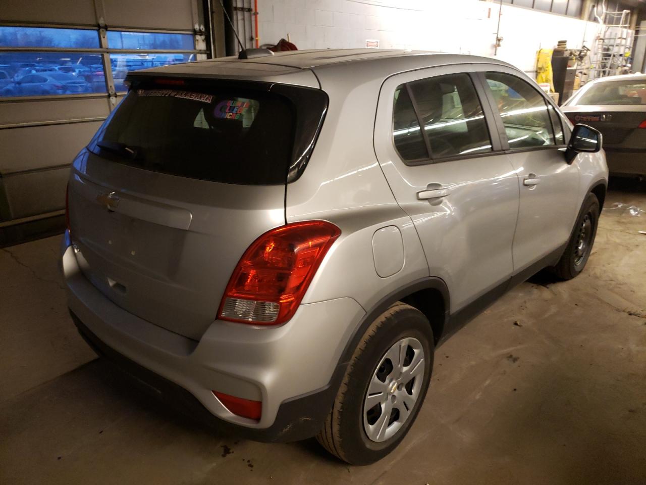 Photo 4 from auction – 2017 CHEVROLET TRAX LS with VIN KL7CJKSB2HB124448
