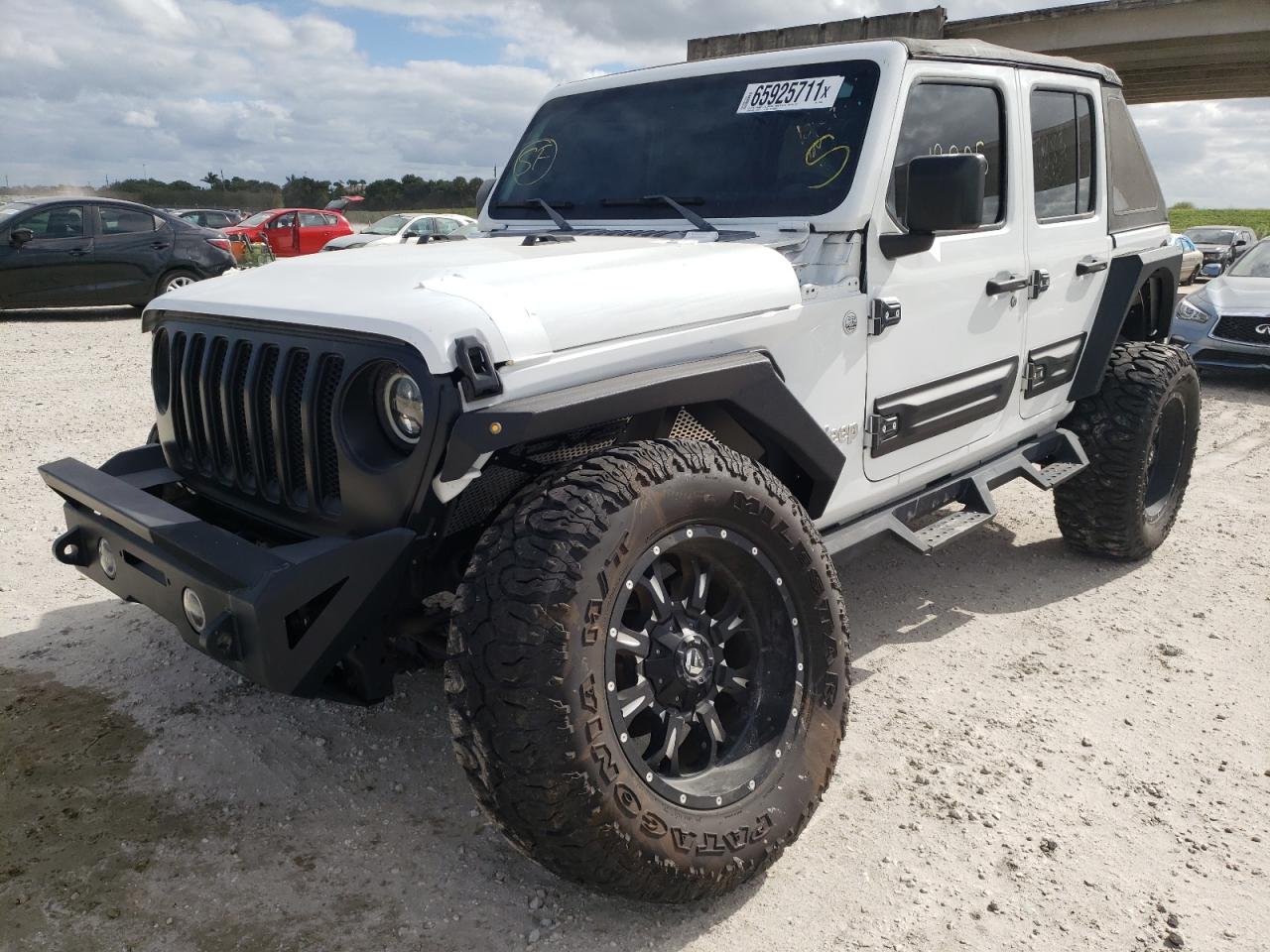 Photo 2 from auction – 2018 JEEP WRANGLER U with VIN 1C4HJXDG6JW179093