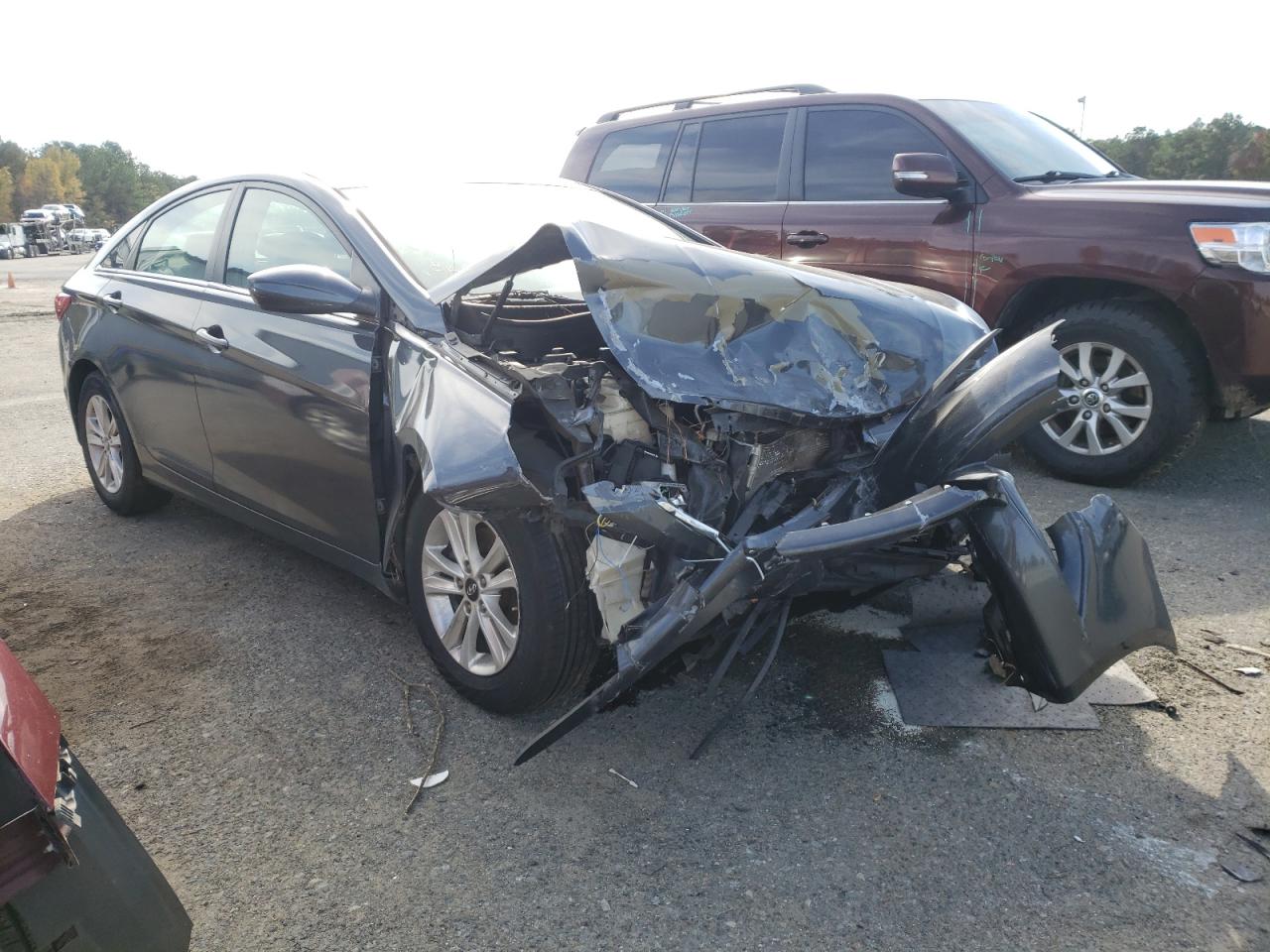 HYUNDAI SONATA GL 2011 with VIN 5NPEB4AC2BH105712 - Photo from auction