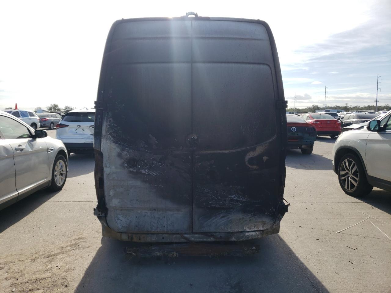 Photo 9 from auction – 2018 FREIGHTLINER SPRINTER 2 with VIN WD3PE7CD9JP620503
