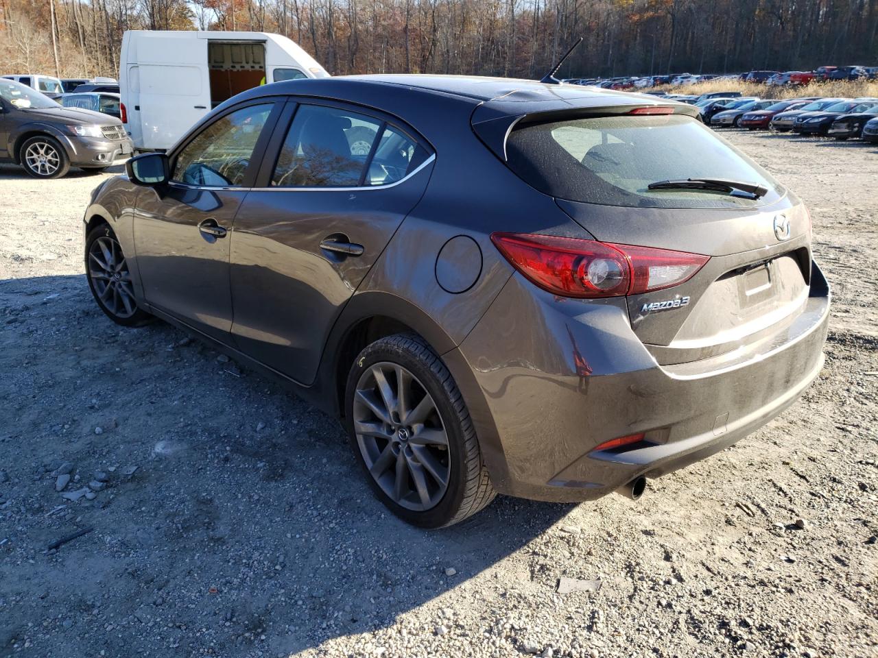Photo 3 from auction – 2018 MAZDA 3 TOURING with VIN 3MZBN1L32JM183483