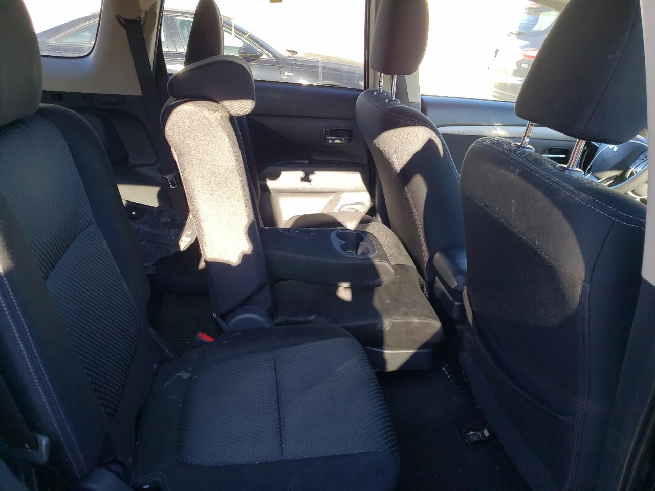 Photo 6 from auction – 2017 MITSUBISHI OUTLANDER with VIN JA4AZ2A32HZ057509