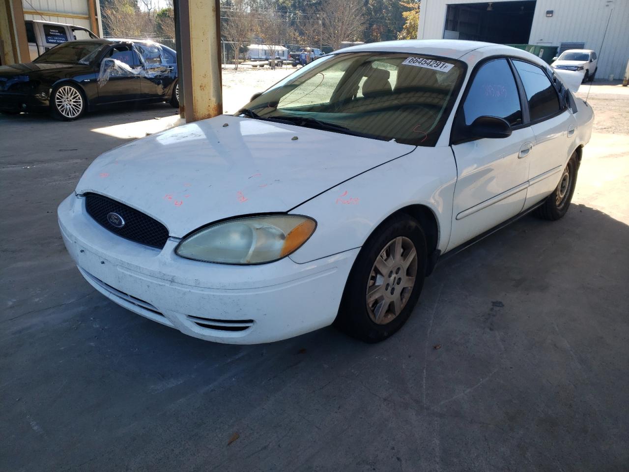 Photo 2 from auction – 2006 FORD TAURUS SE with VIN 1FAFP53UX6A101590