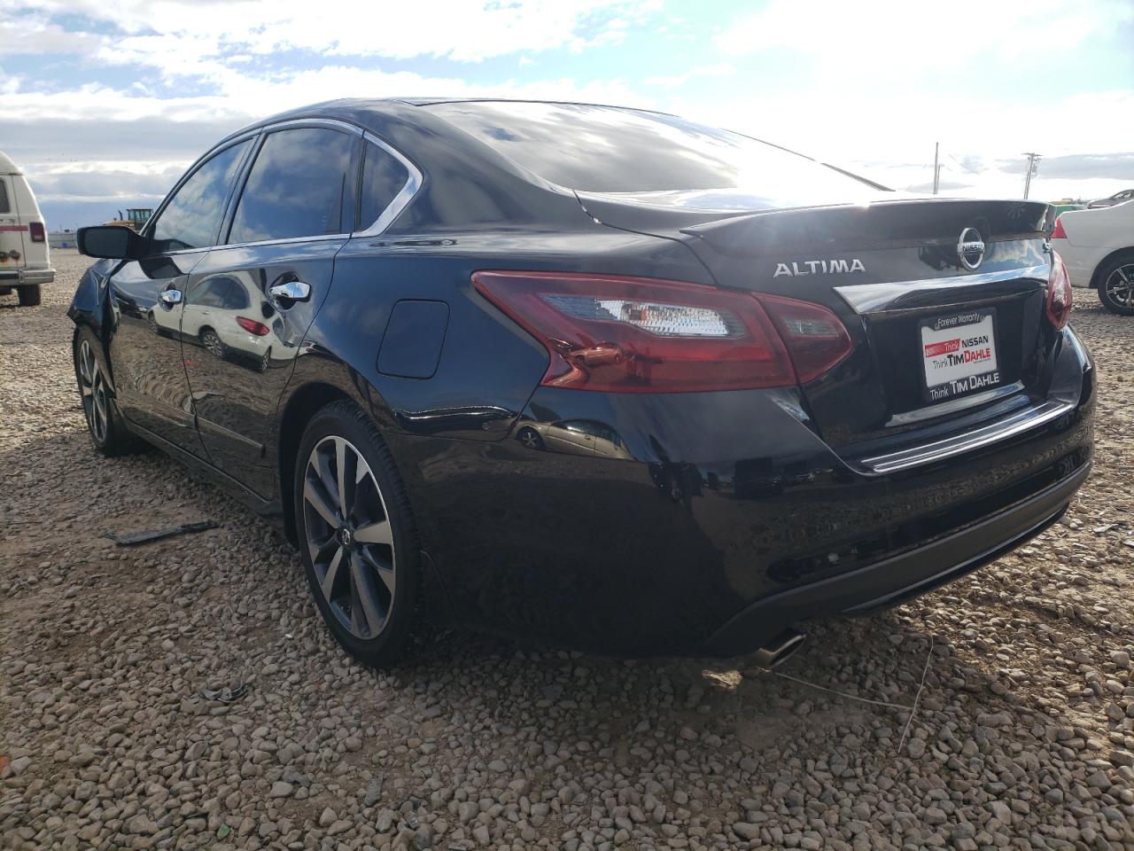 Photo 3 from auction – 2017 NISSAN ALTIMA 2.5 with VIN 1N4AL3AP4HC115774