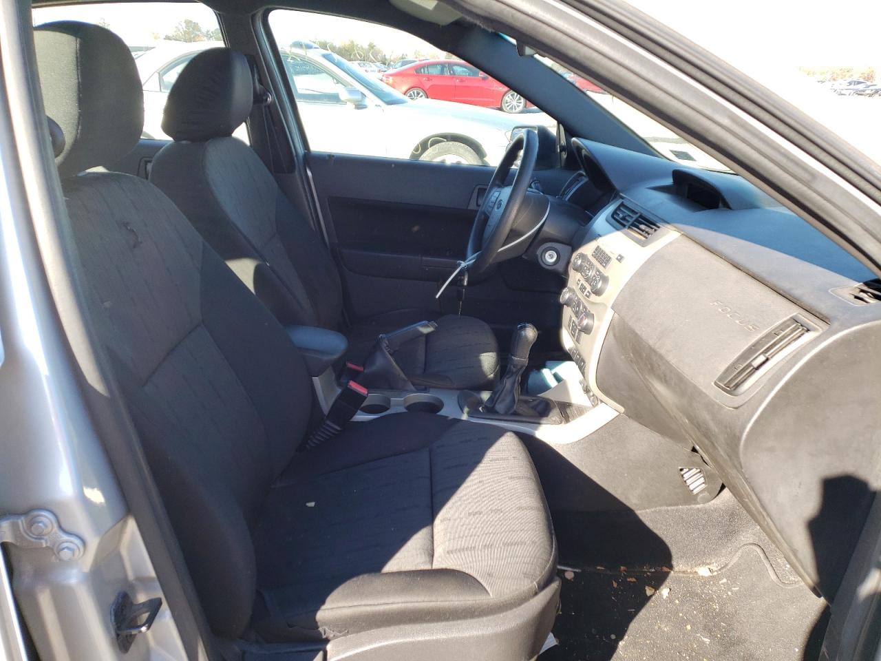 Photo 5 from auction – 2011 FORD FOCUS SE with VIN 1FAHP3FNXBW142963