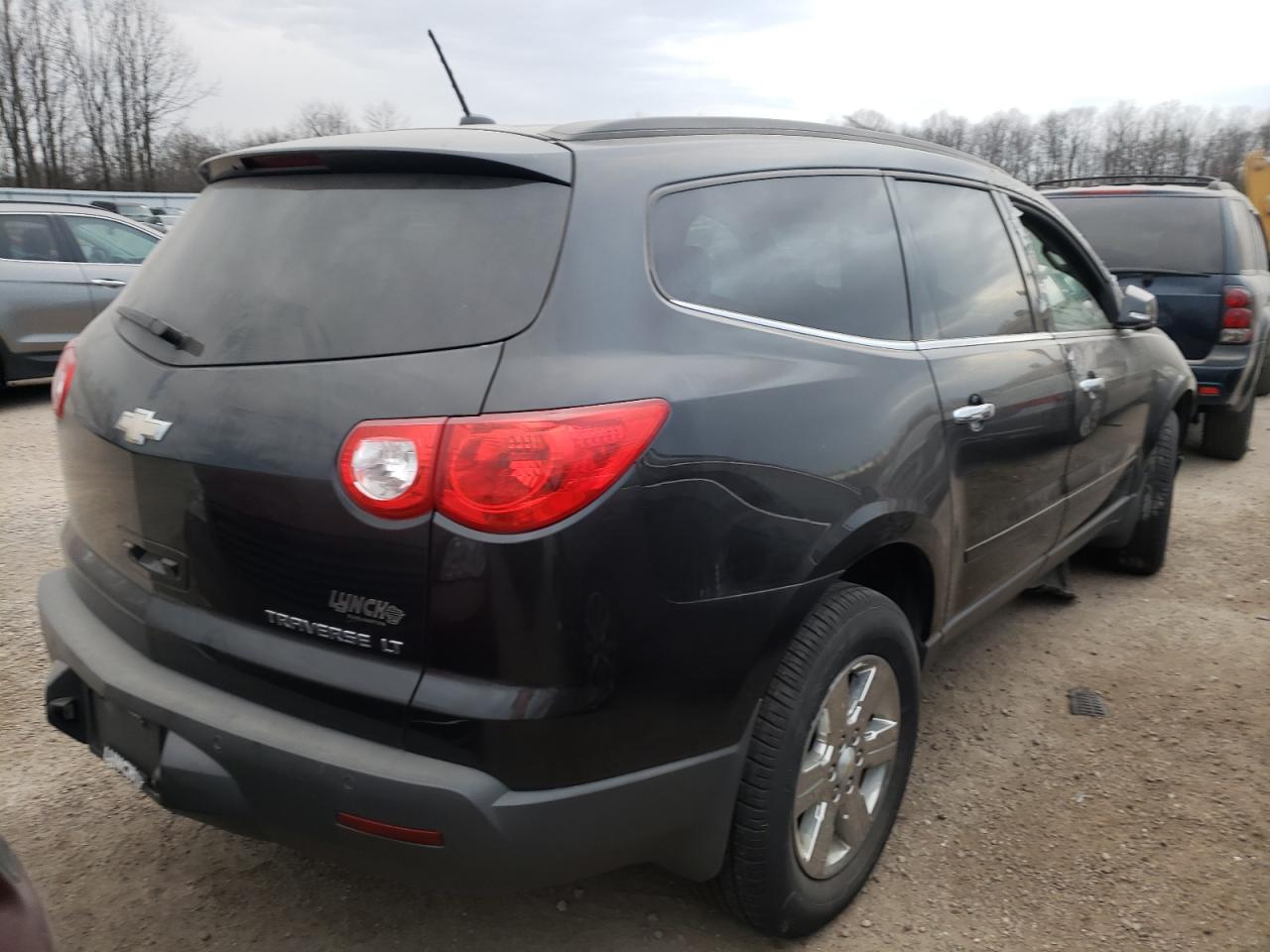 Photo 4 from auction – 2010 CHEVROLET TRAVERSE with VIN 1GNLRGED2AJ257543