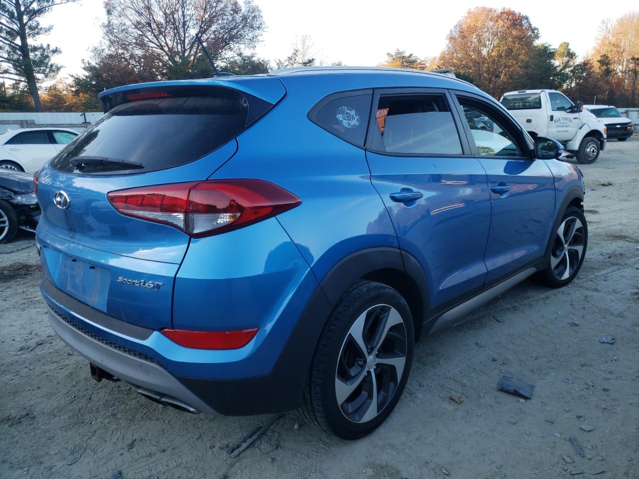 Photo 4 from auction – 2017 HYUNDAI TUCSON LIM with VIN KM8J33A2XHU368991