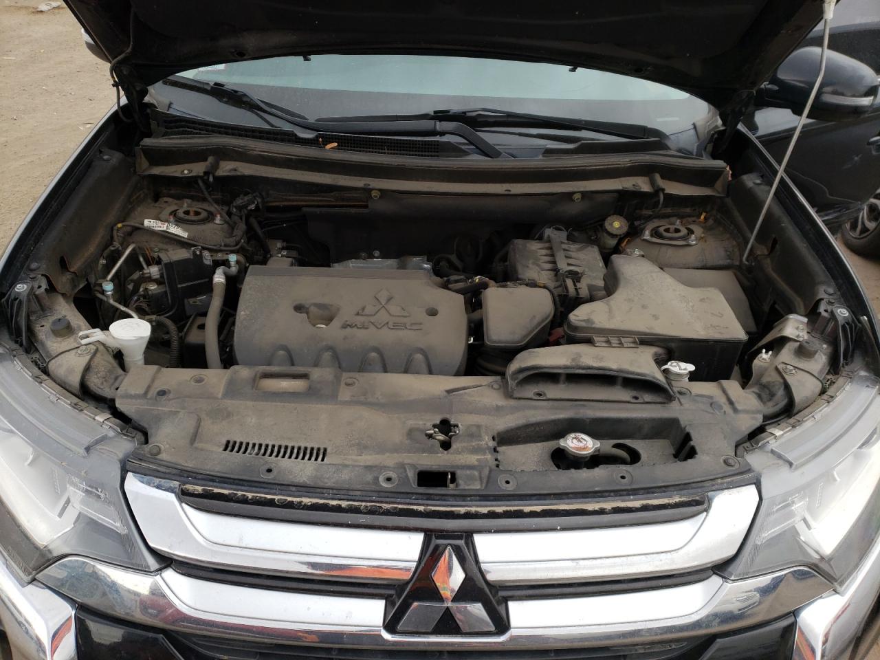 Photo 17 from auction – 2017 MITSUBISHI OUTLANDER with VIN JA4AZ3A35HZ034909