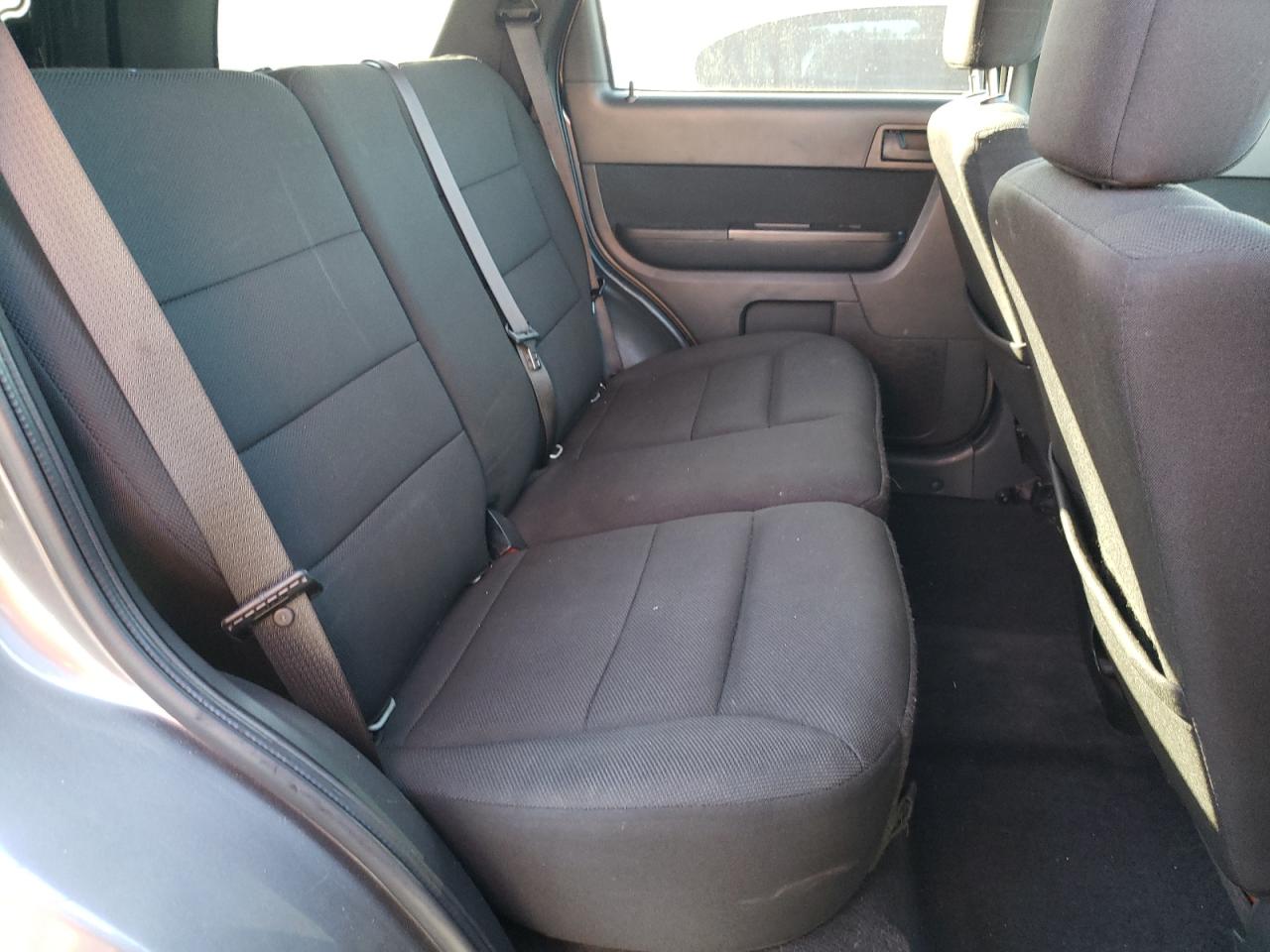 Photo 6 from auction – 2010 FORD ESCAPE XLT with VIN 1FMCU9D72AKB22132