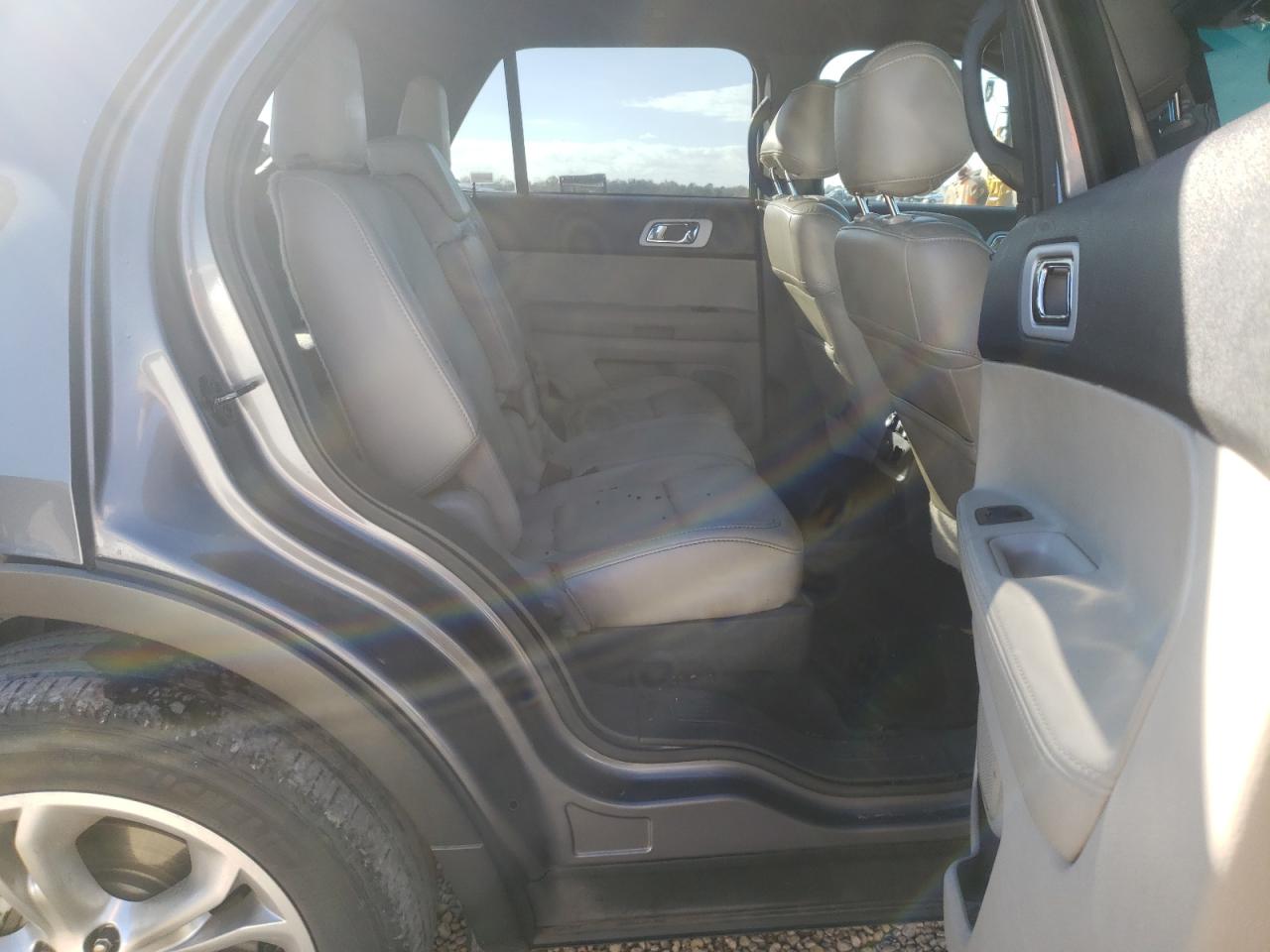 Photo 6 from auction – 2014 FORD EXPLORER L with VIN 1FM5K7F81EGB85207