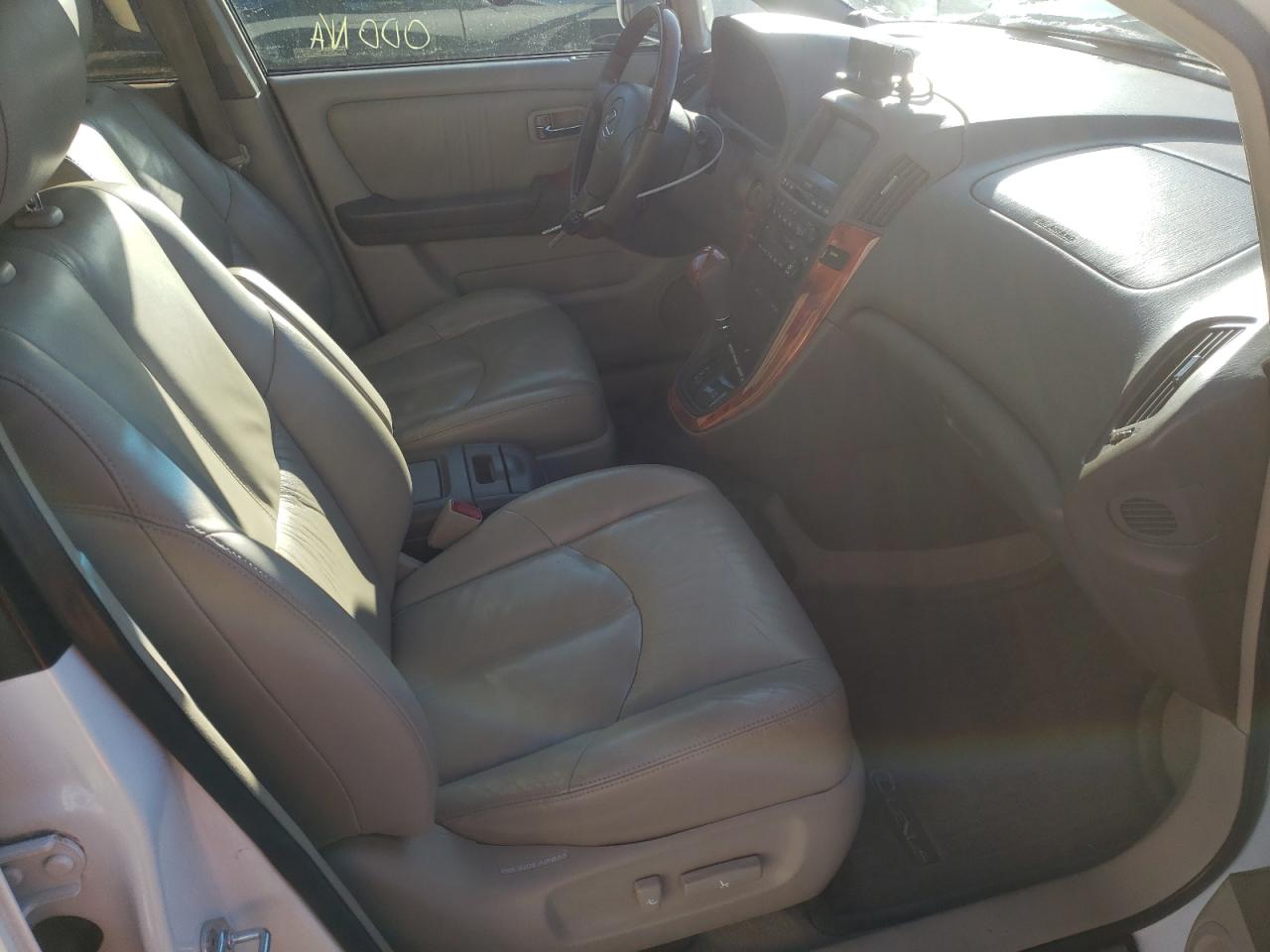 صورة رقم 5 من المزاد - 2002 LEXUS RX 300 مع VIN JTJGF10U120124400