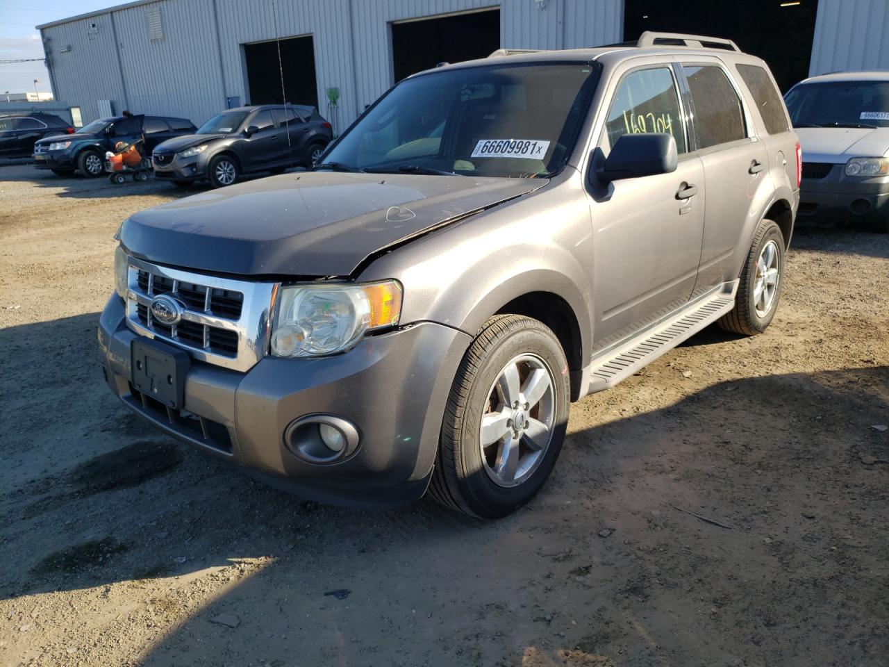 Photo 2 from auction – 2010 FORD ESCAPE XLT with VIN 1FMCU9D72AKB22132