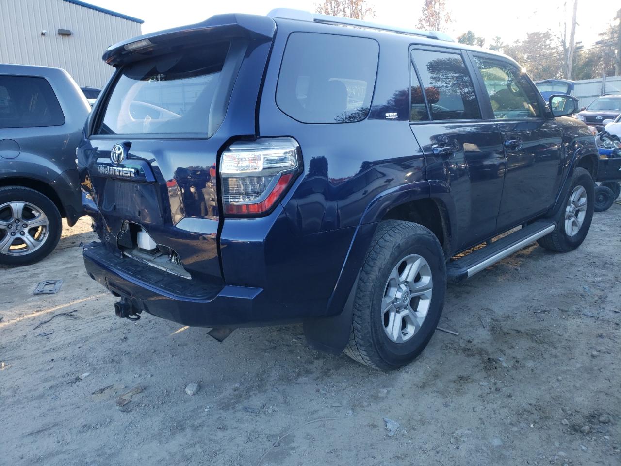 Photo 4 from auction – 2018 TOYOTA 4RUNNER SR with VIN JTEBU5JR3J5484284