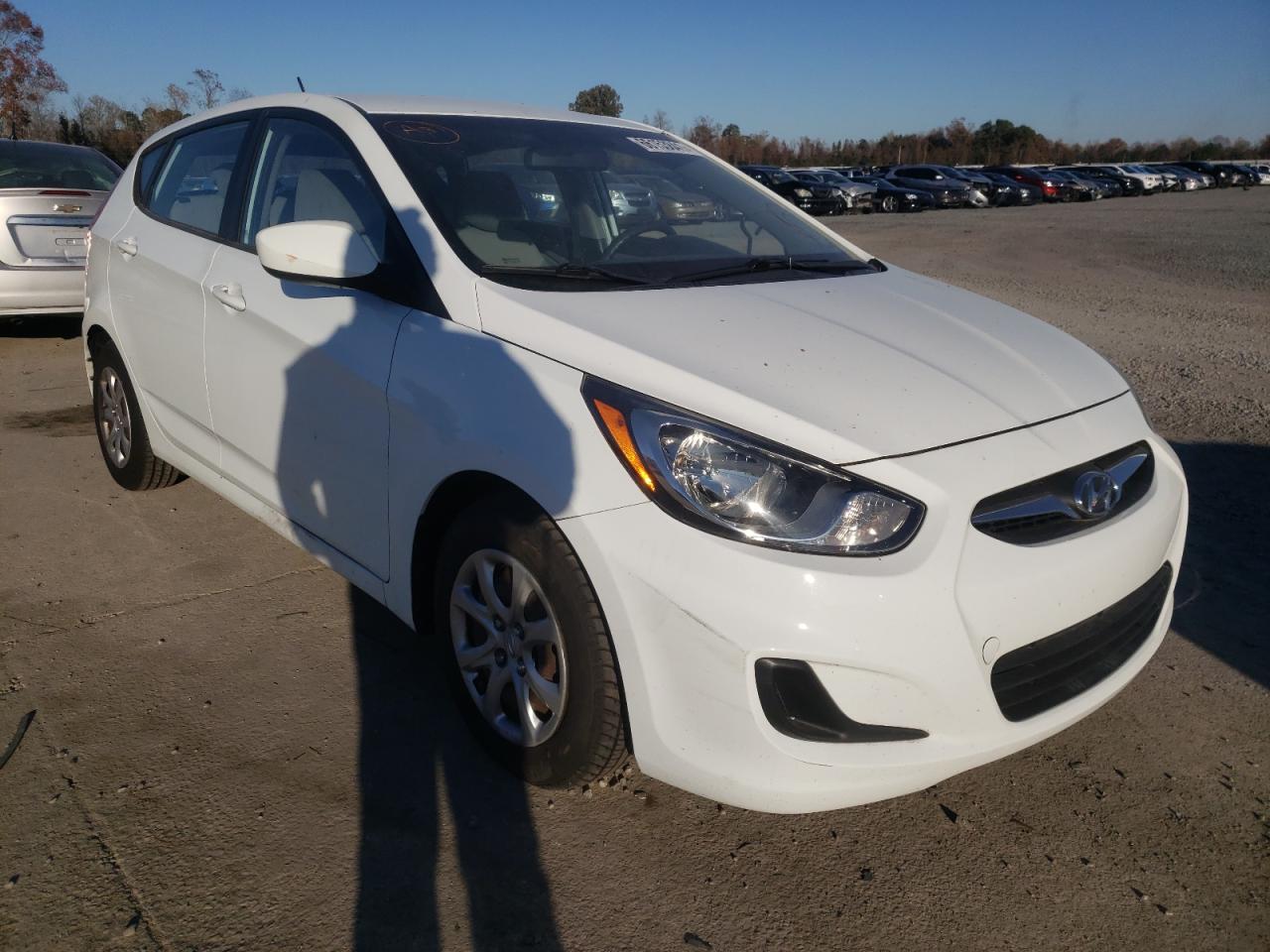 HYUNDAI ACCENT GLS 2012 with VIN KMHCT5AE7CU030682 - Photo from auction