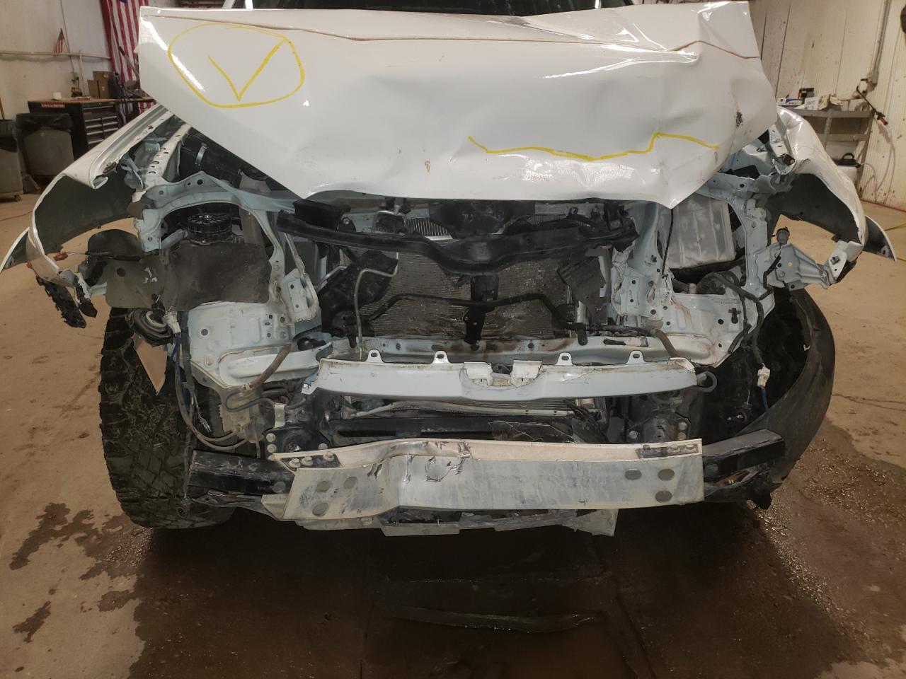 Photo 9 from auction – 2015 TOYOTA 4RUNNER SR with VIN JTEBU5JR1F5223694