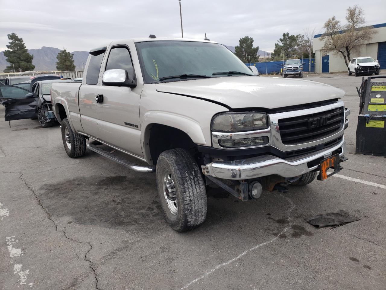 GMC SIERRA K25 2004 with VIN 1GTHK29U34E257578 - Photo from auction