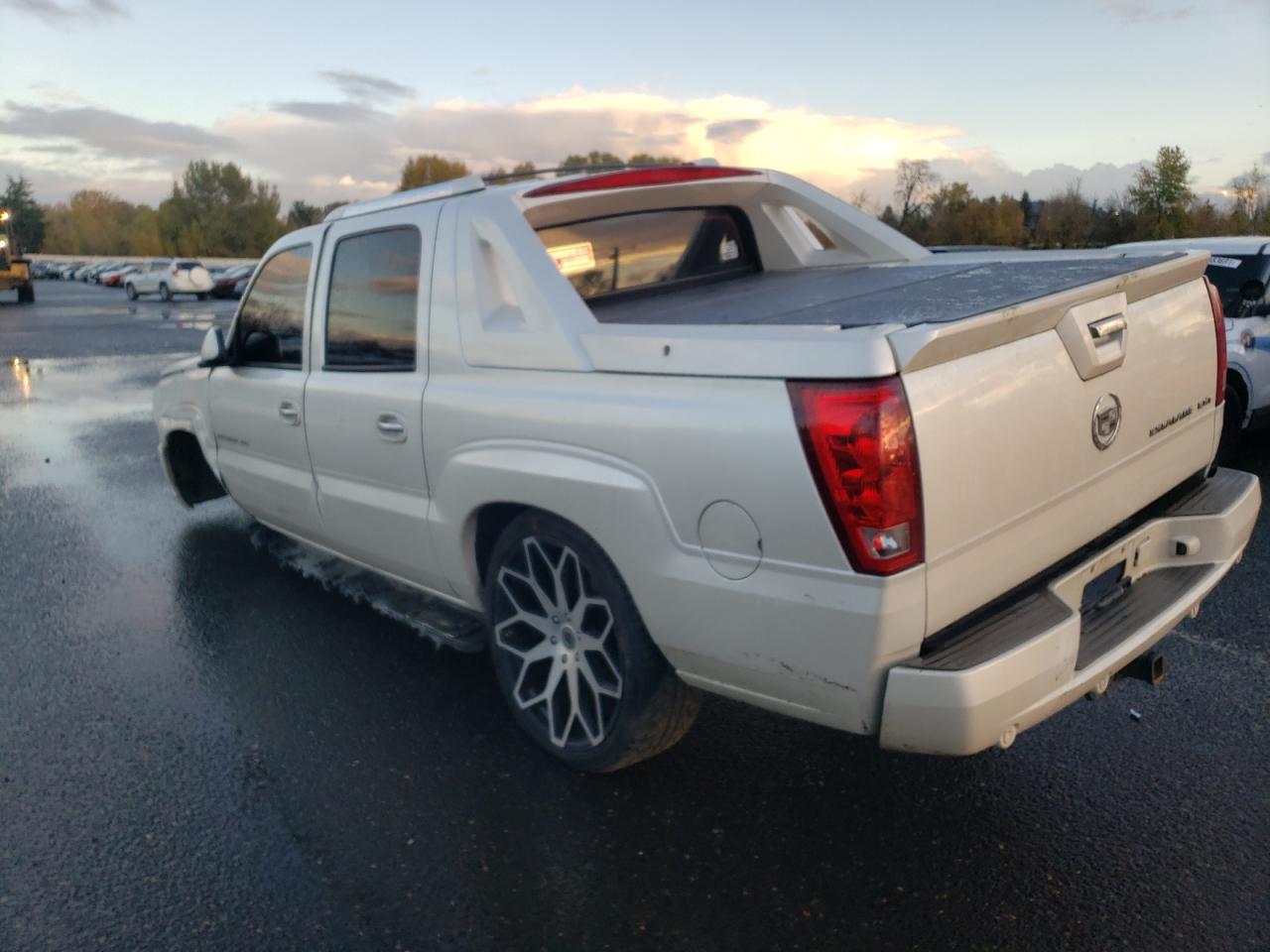 Photo 3 from auction – 2004 CADILLAC ESCALADE E with VIN 3GYEK62N34G320498