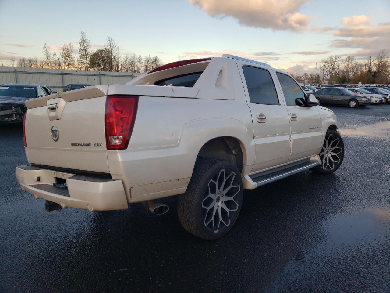 Photo 4 from auction – 2004 CADILLAC ESCALADE E with VIN 3GYEK62N34G320498