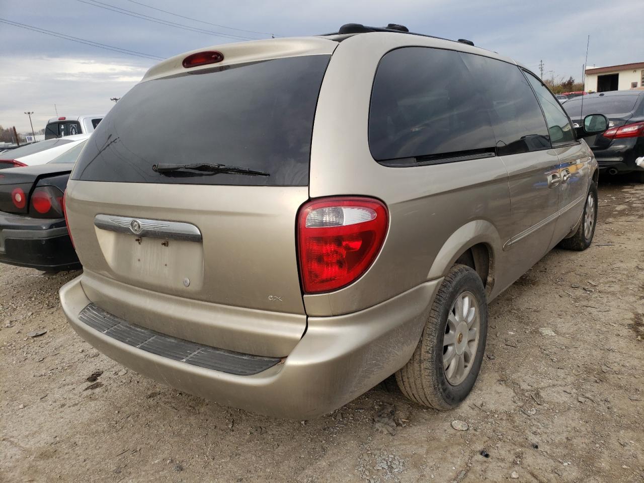 Photo 4 from auction – 2002 CHRYSLER TOWN & COU with VIN 2C4GP74L12R675100