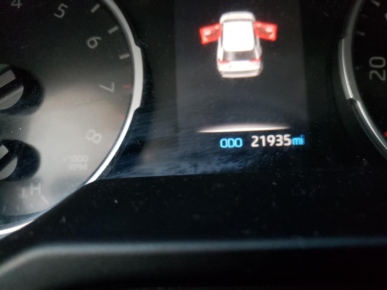 Photo 8 from auction – 2020 TOYOTA RAV4 XLE P with VIN 2T3A1RFV7LC066426