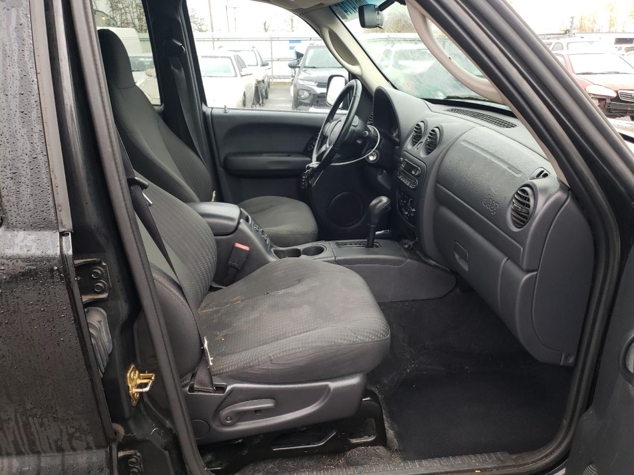 Photo 5 from auction – 2003 JEEP LIBERTY SP with VIN 1J4GL48K23W684970