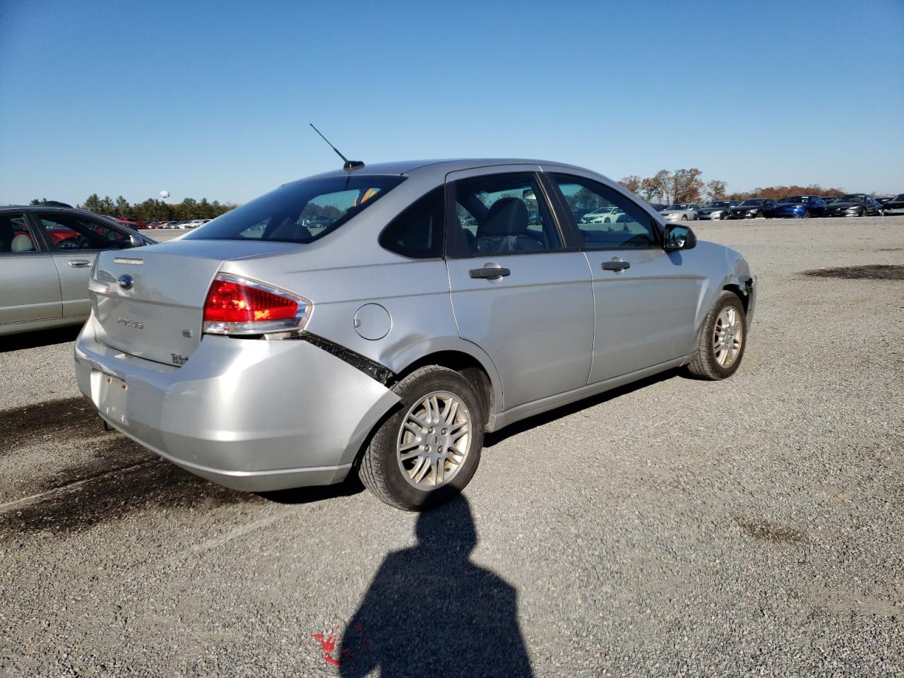 Photo 4 from auction – 2011 FORD FOCUS SE with VIN 1FAHP3FNXBW142963