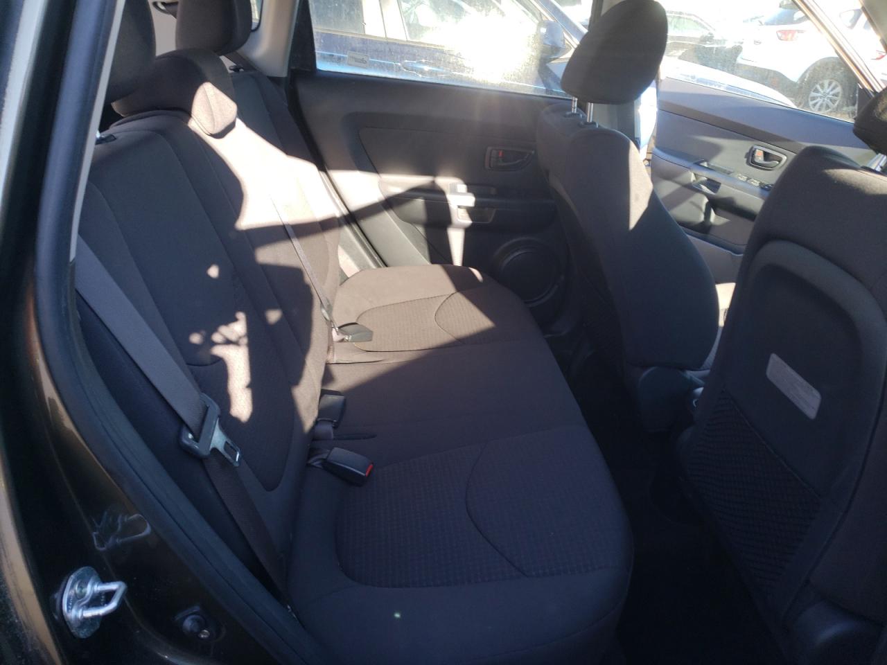 Photo 6 from auction – 2013 KIA SOUL with VIN KNDJT2A55D7551104