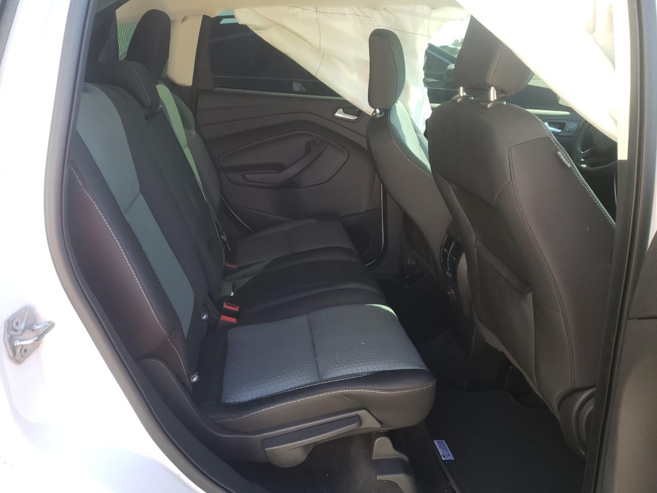 Photo 17 from auction – 2019 FORD ESCAPE SE with VIN 1FMCU9GD4KUC07206