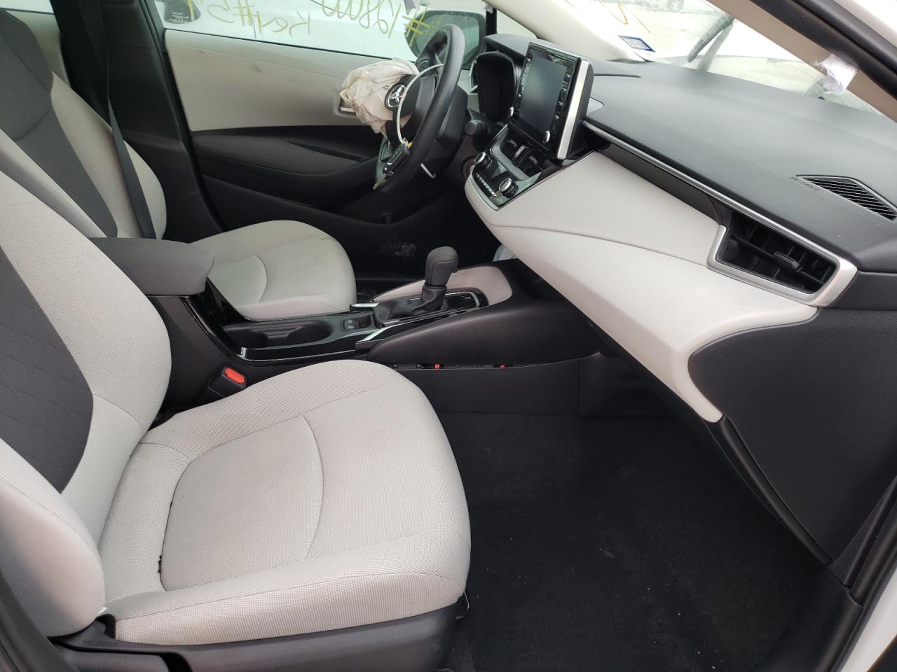 Photo 5 from auction – 2020 TOYOTA COROLLA LE with VIN 5YFEPRAE7LP124342