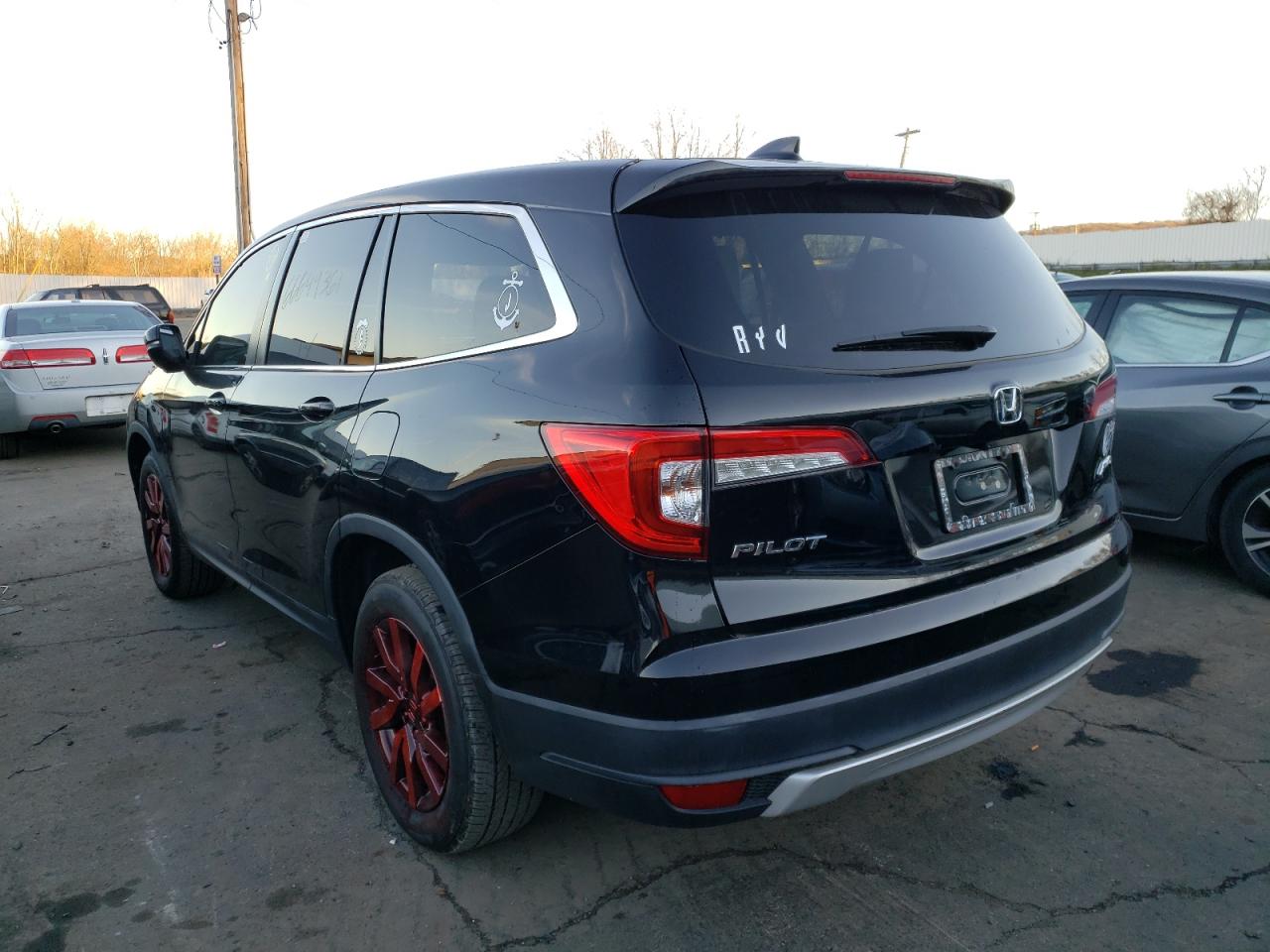 Photo 3 from auction – 2019 HONDA PILOT EXL with VIN 5FNYF6H57KB007908