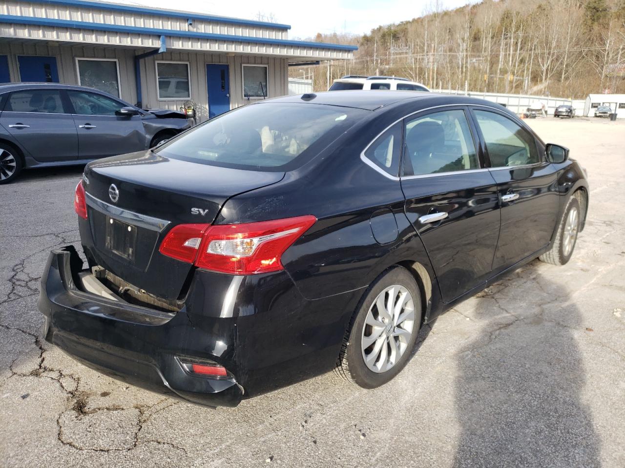 Photo 4 from auction – 2019 NISSAN SENTRA S with VIN 3N1AB7AP4KL613699