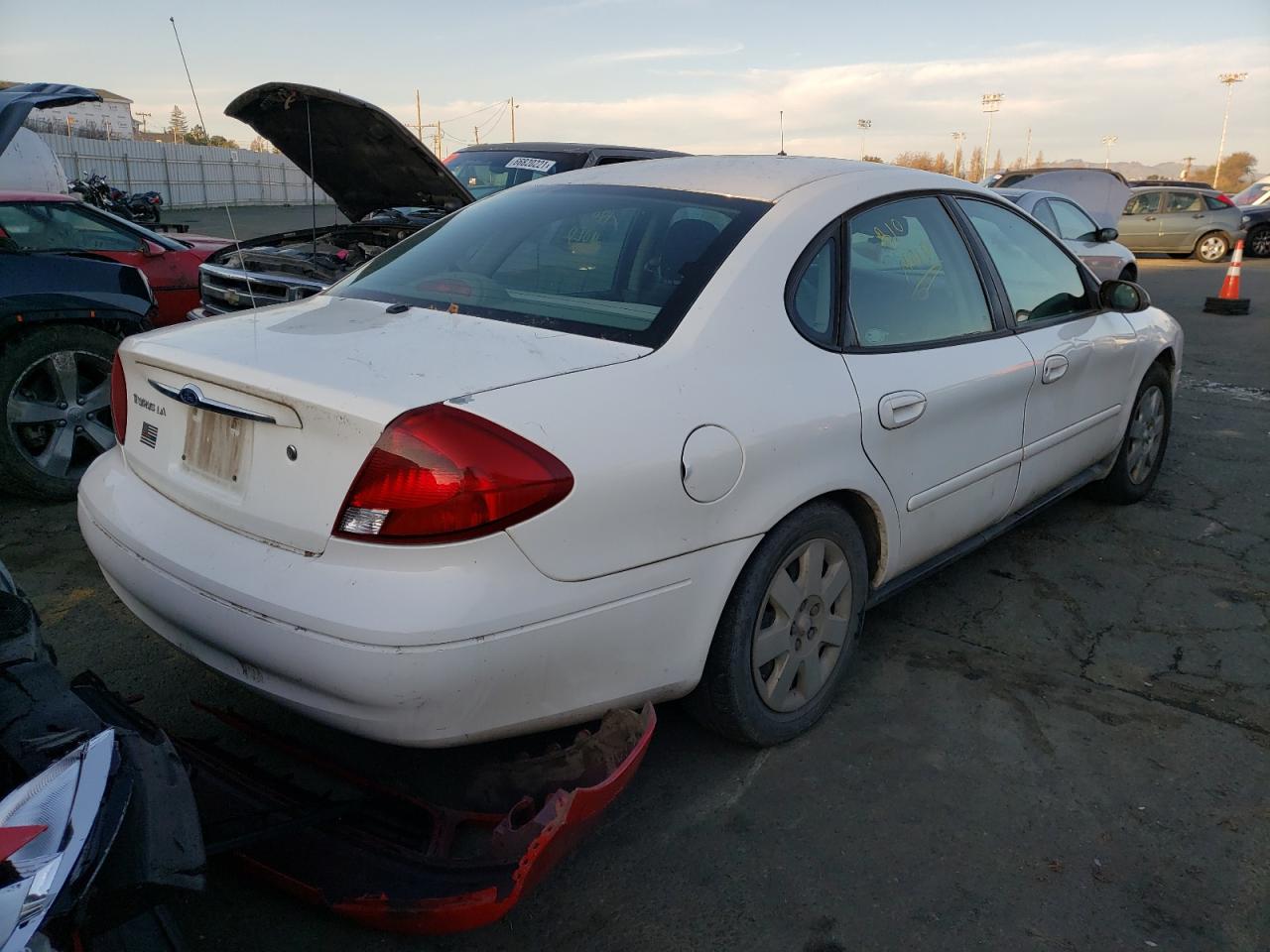 Photo 4 from auction – 2001 FORD TAURUS with VIN 1FAFP52U71A230610