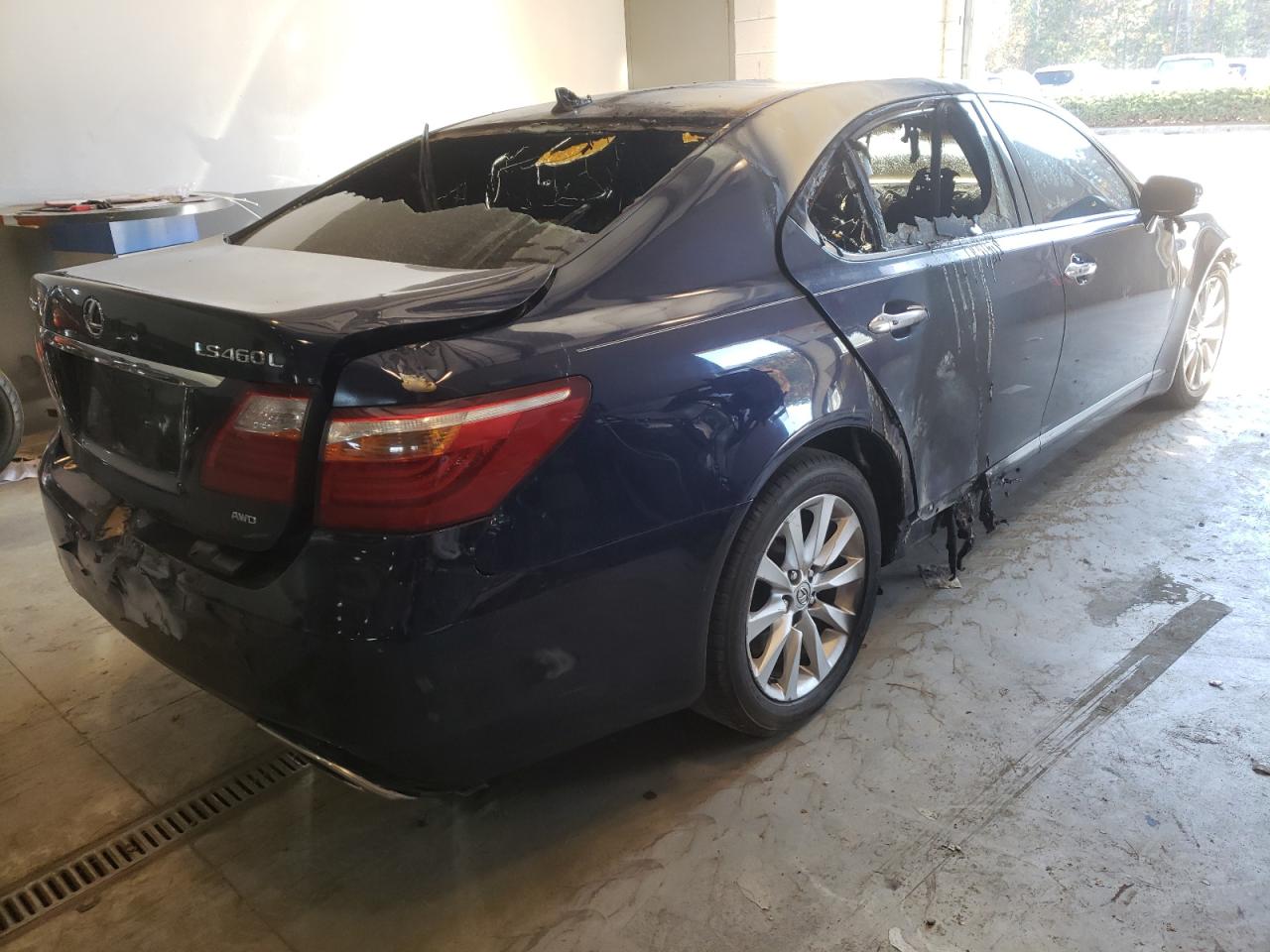 Photo 4 from auction – 2010 LEXUS LS 460L with VIN JTHDL5EF6A5002566