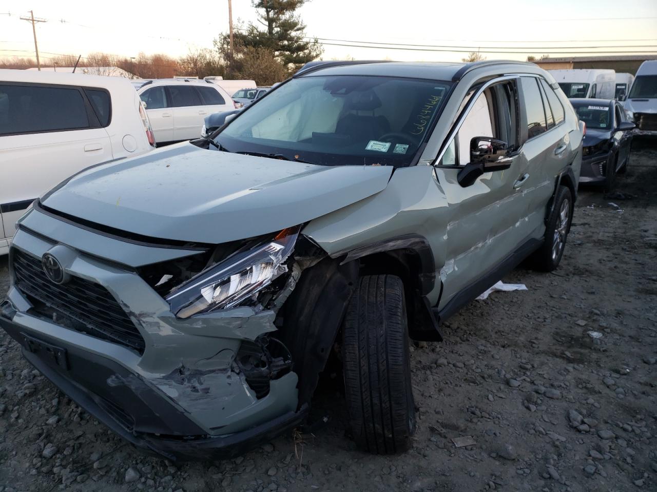 Photo 2 from auction – 2020 TOYOTA RAV4 XLE P with VIN 2T3A1RFV7LC066426