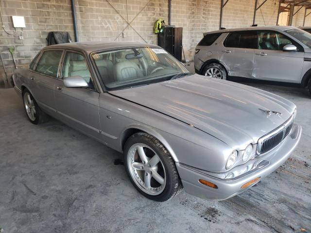 JAGUAR XJ8 2000 with VIN SAJDA14C9YLF04358 - Photo from auction