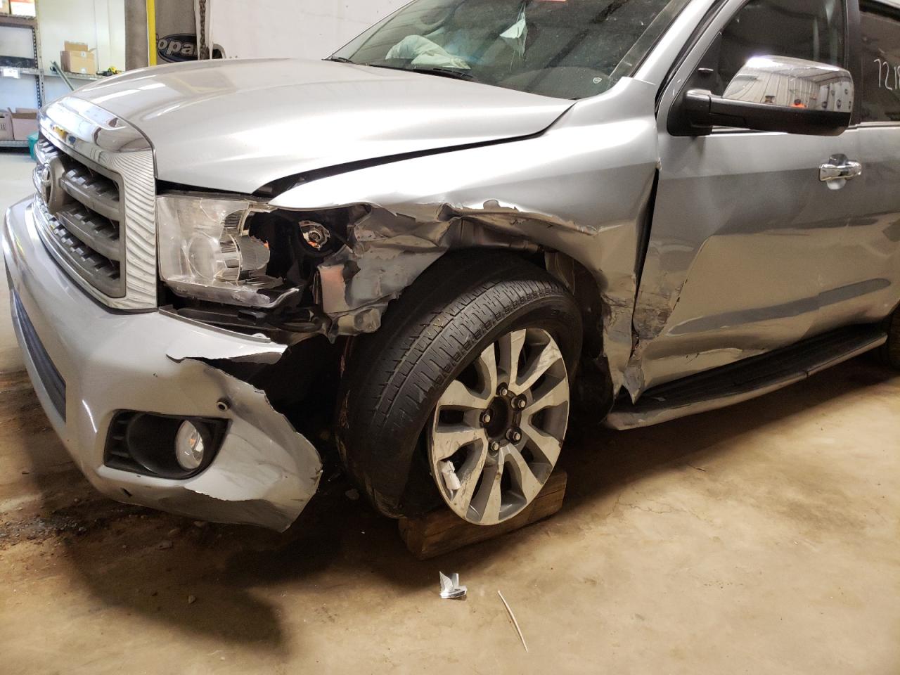 Photo 9 from auction – 2015 TOYOTA SEQUOIA LI with VIN 5TDKY5G14FS060530