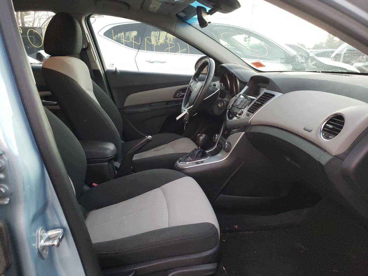 Photo 5 from auction – 2011 CHEVROLET CRUZE LS with VIN 1G1PD5SH1B7202061