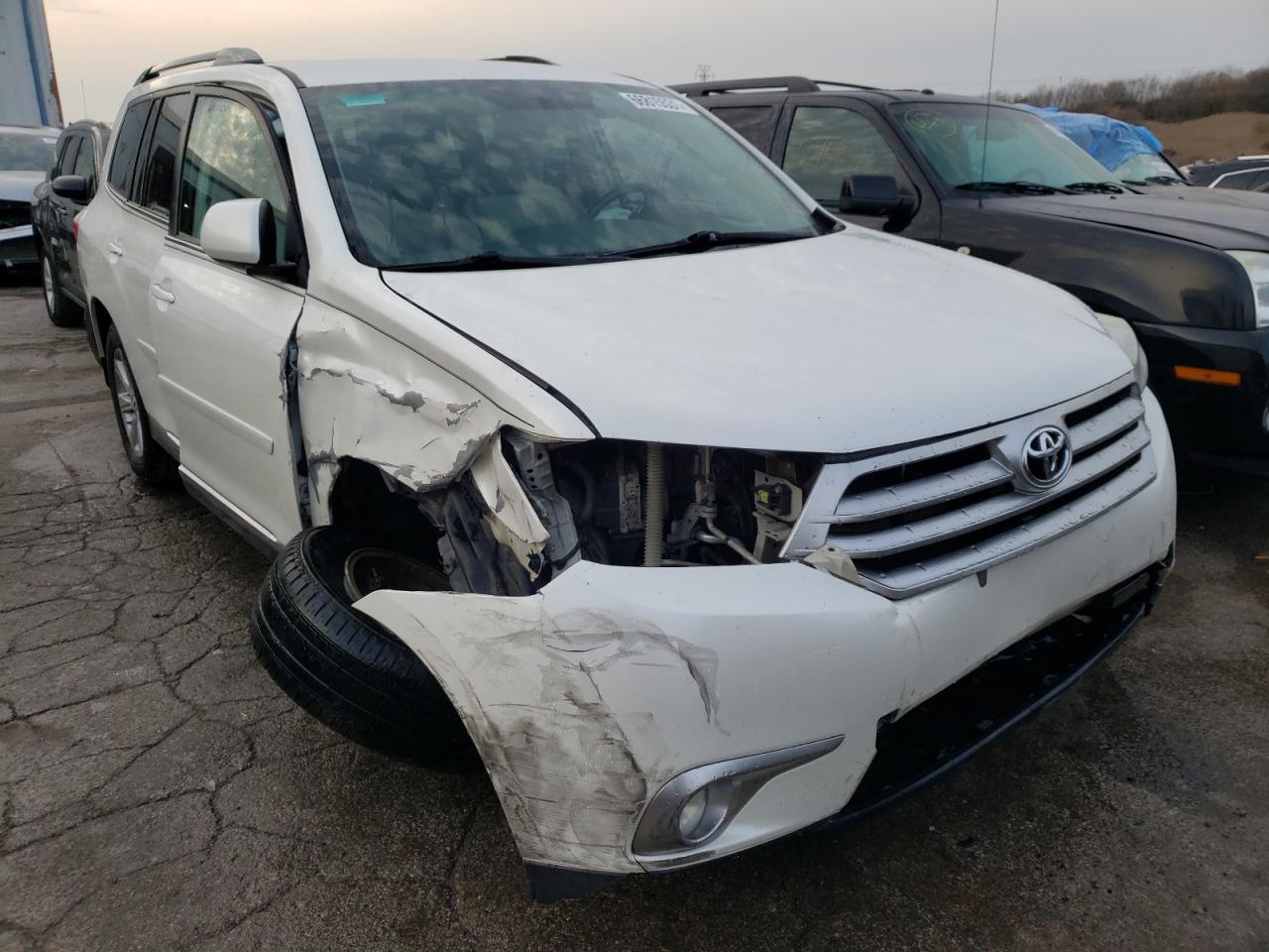 TOYOTA HIGHLANDER 2012 with VIN 5TDBK3EH4CS112837 - Photo from auction