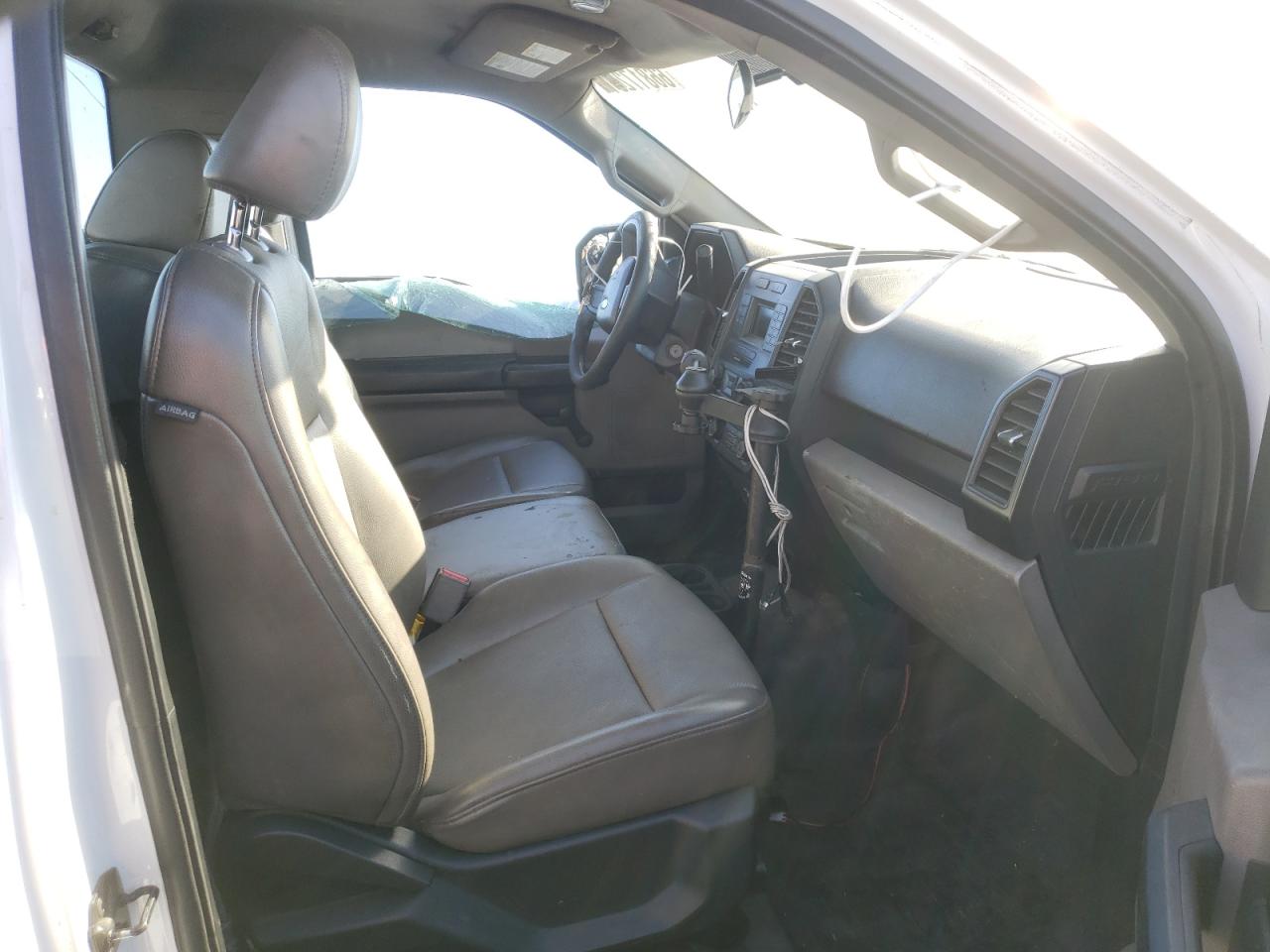 Photo 5 from auction – 2016 FORD F150 with VIN 1FTMF1C87GKG00777