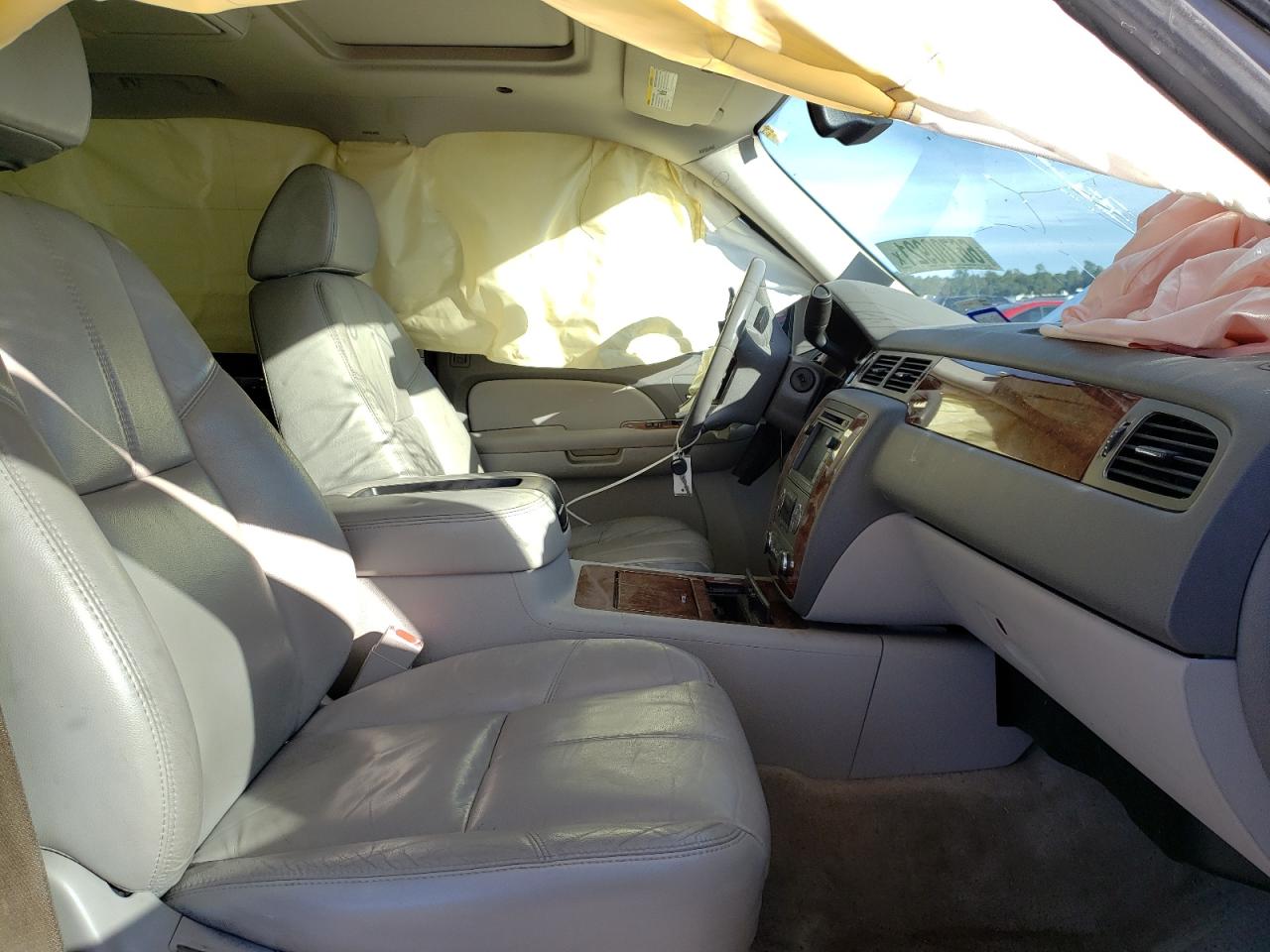 Photo 5 from auction – 2007 CHEVROLET SUBURBAN C with VIN 3GNFC16007G285374