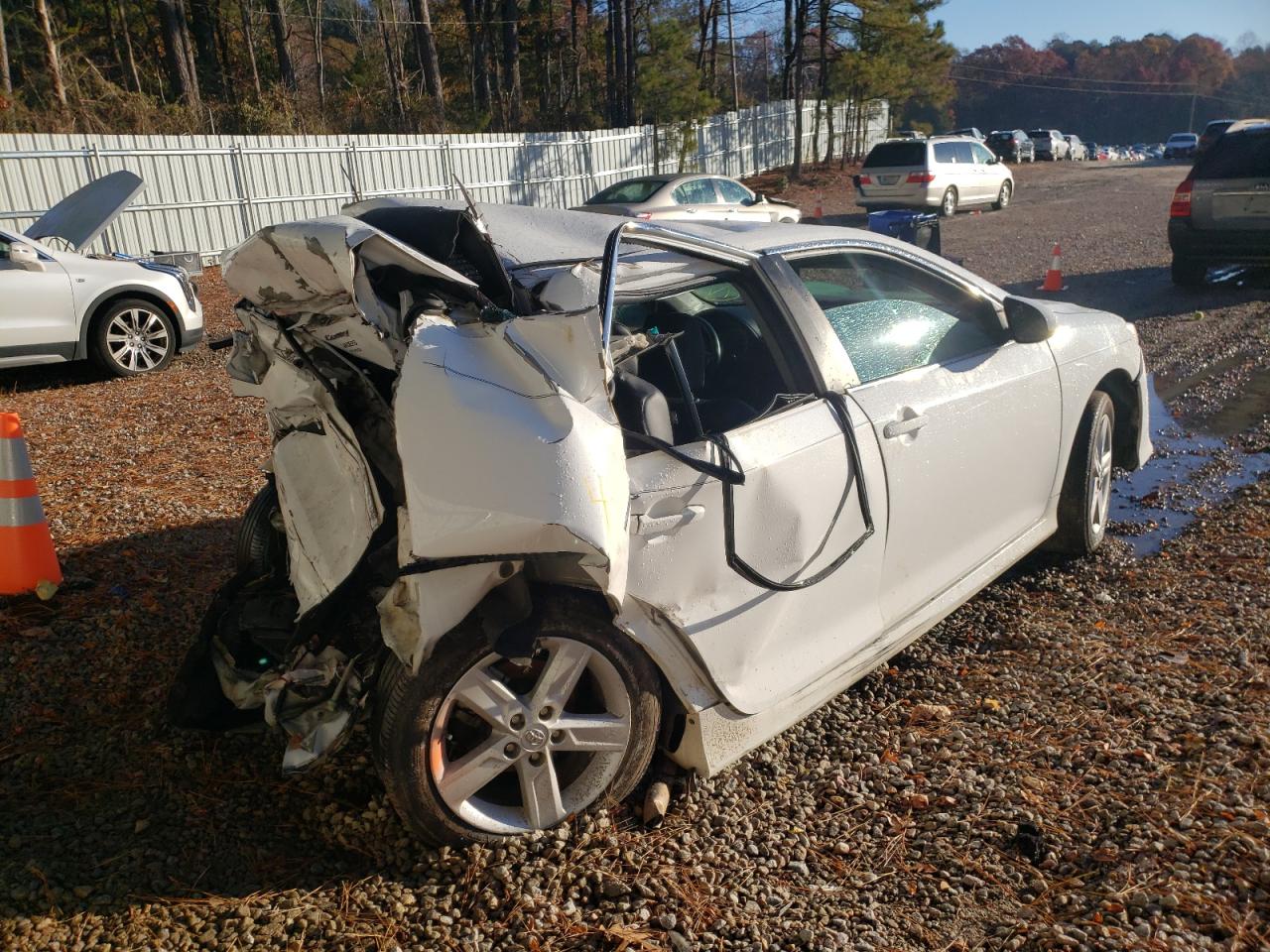 Photo 4 from auction – 2014 TOYOTA CAMRY L with VIN 4T1BF1FK2EU426208