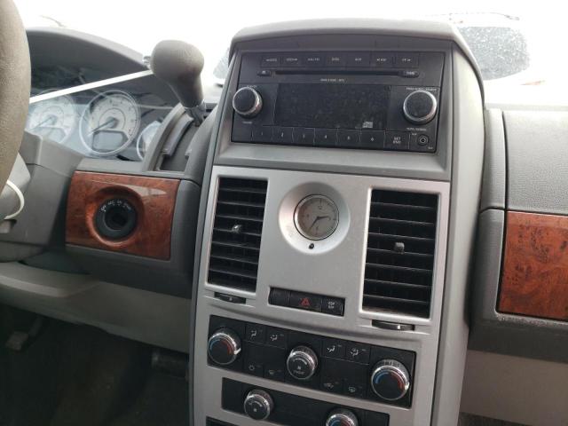 Photo 9 from auction – 2009 CHRYSLER TOWN & COU with VIN 2A8HR44E69R551910
