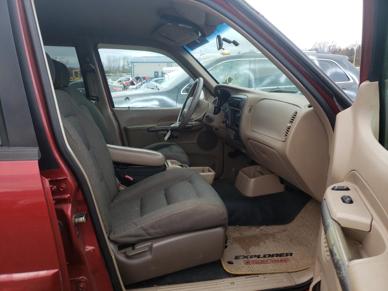Photo 5 from auction – 2001 FORD EXPLORER S with VIN 1FMZU77E61UA98737