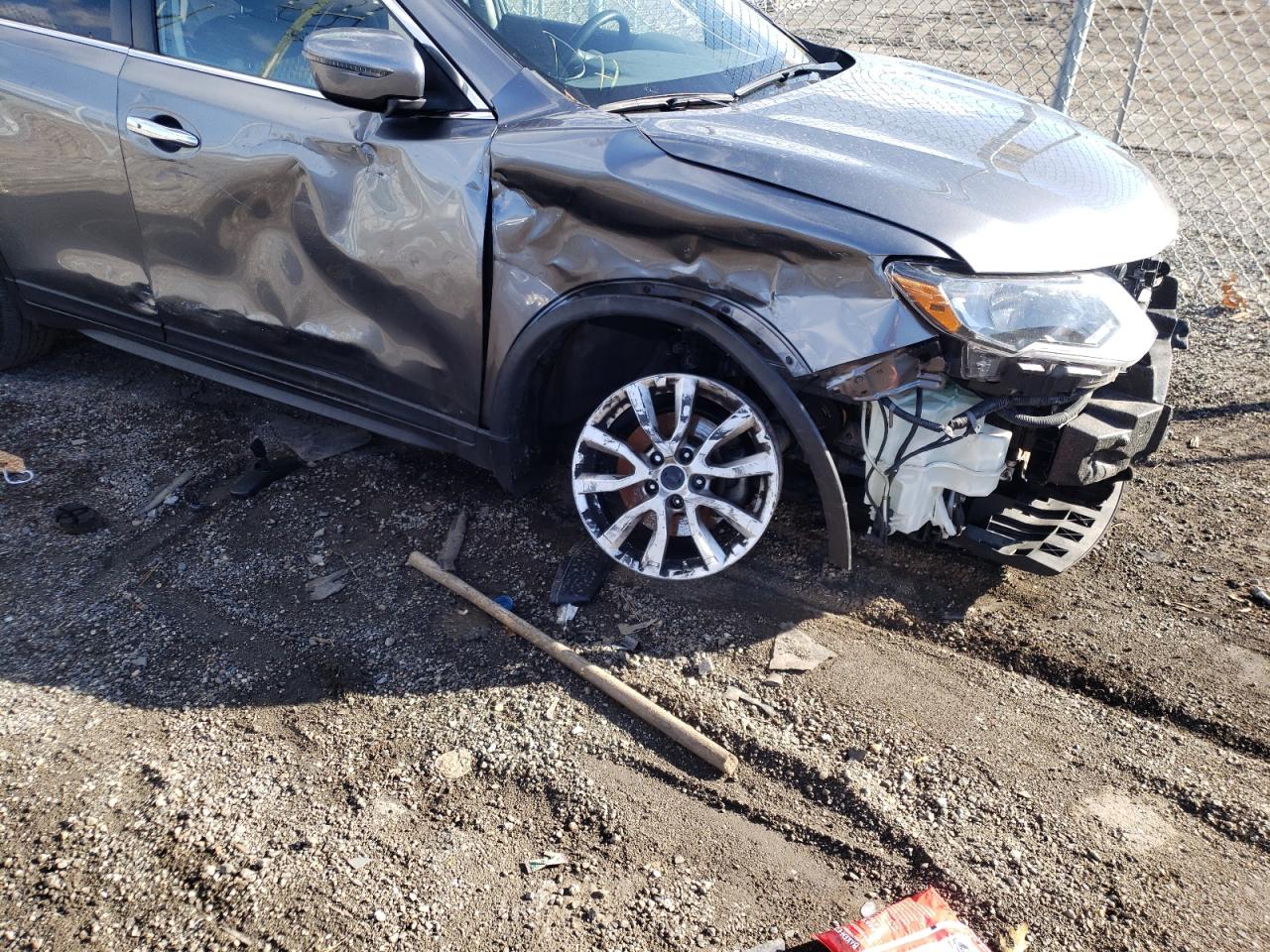 Photo 9 from auction – 2017 NISSAN ROGUE S with VIN KNMAT2MV5HP596108