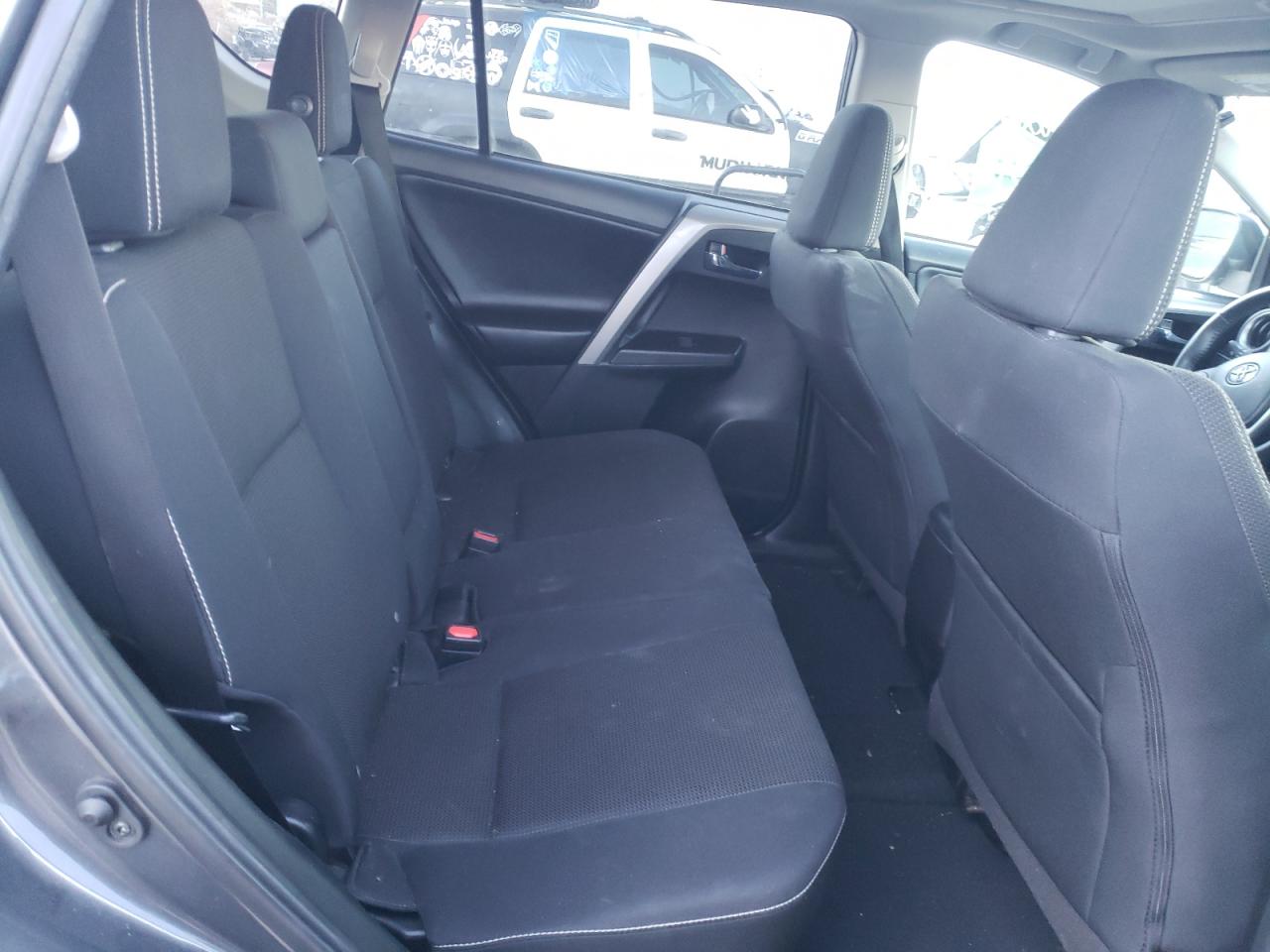 Photo 6 from auction – 2018 TOYOTA RAV4 ADVEN with VIN 2T3RFREV3JW816647
