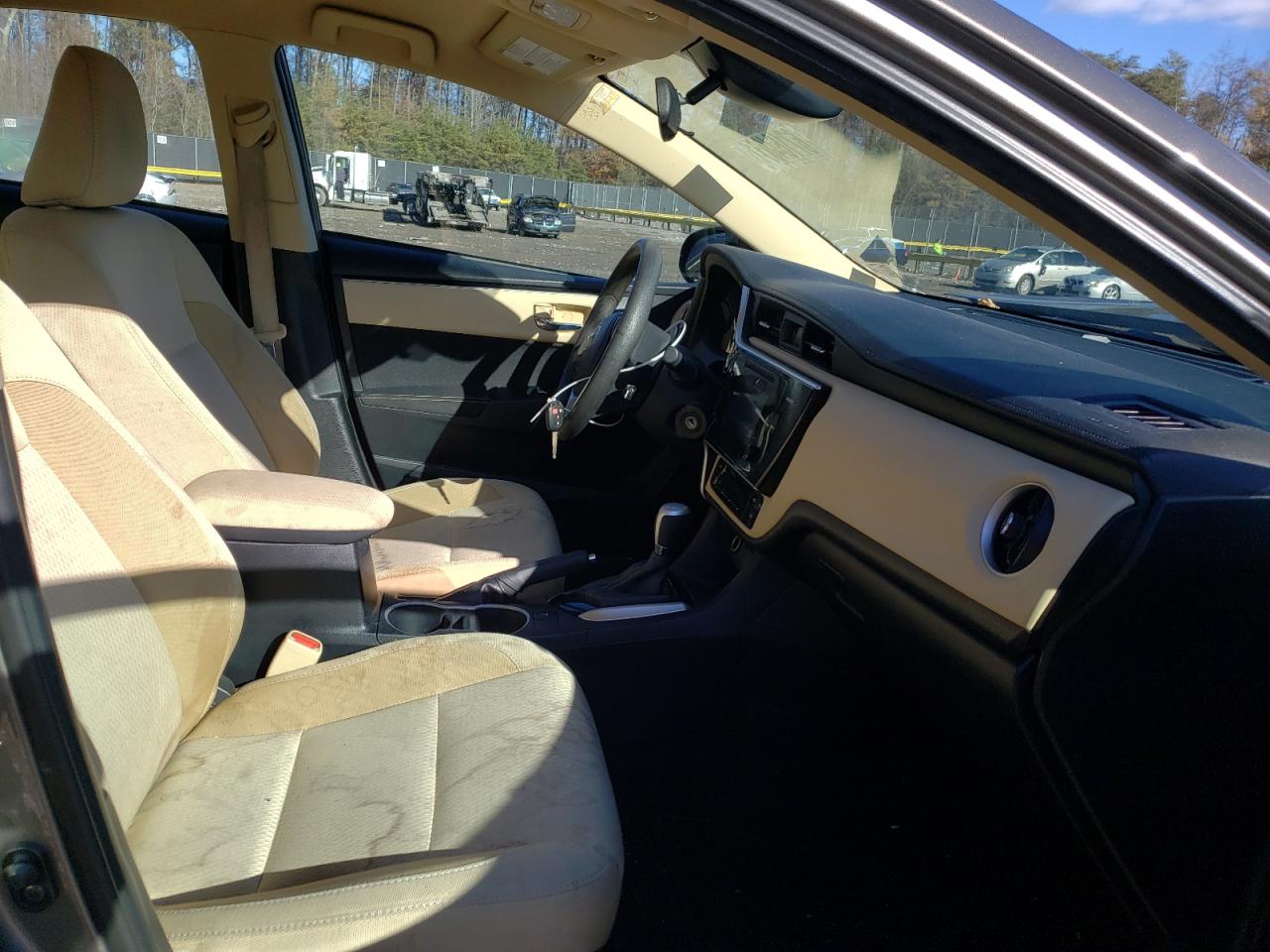 Photo 5 from auction – 2017 TOYOTA COROLLA L with VIN 2T1BURHE0HC827287