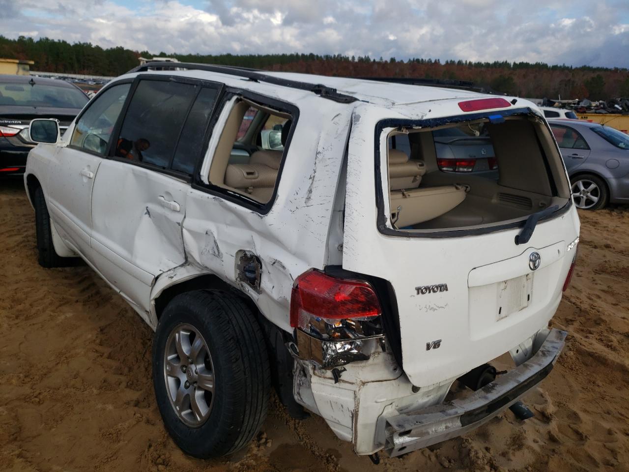 Photo 3 from auction – 2004 TOYOTA HIGHLANDER with VIN JTEGP21A240017848