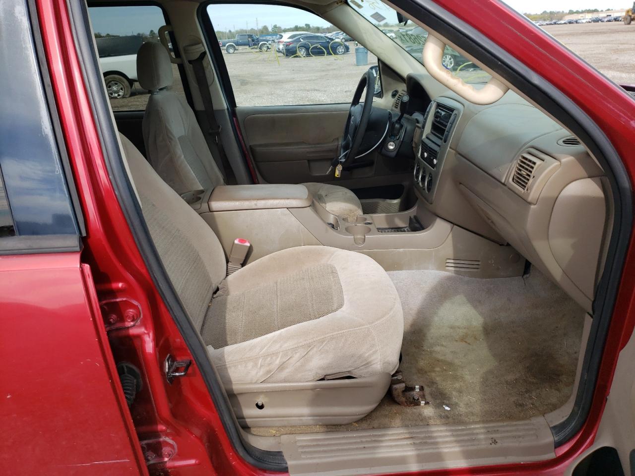 Photo 5 from auction – 2005 FORD EXPLORER X with VIN 1FMZU63K45ZA52158